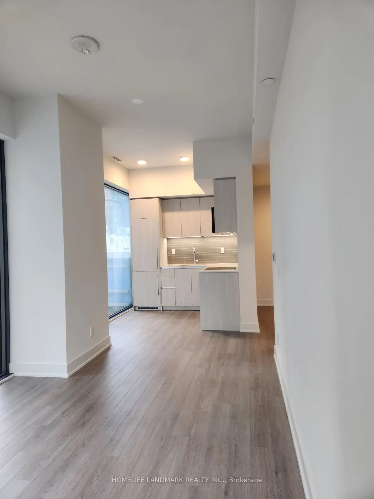 8 Cumberland Street, #504