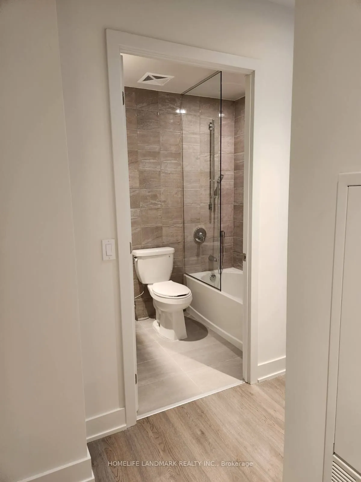 8 Cumberland Street, #504