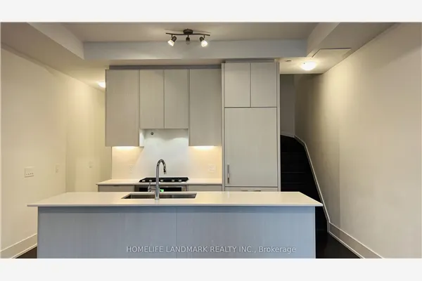 270 Davenport Road, #th #17