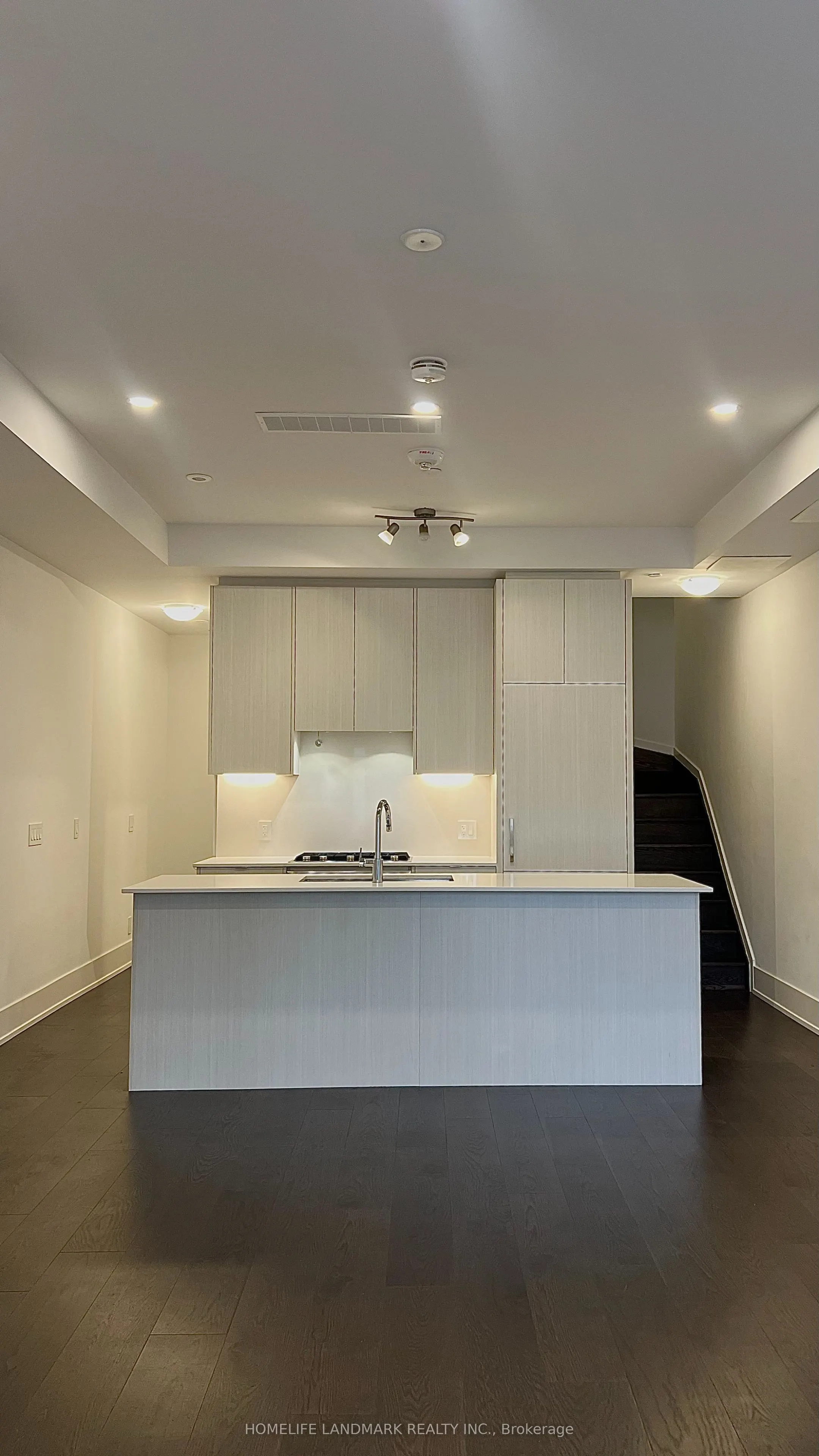 270 Davenport Road, #th #17