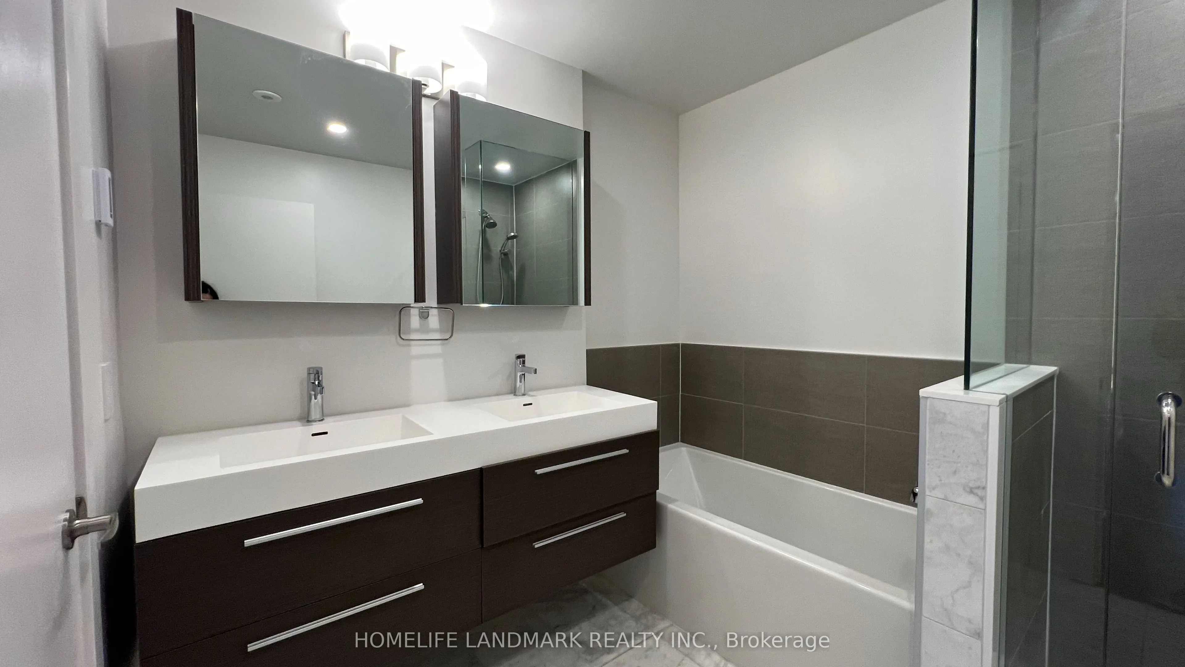 270 Davenport Road, #th #17