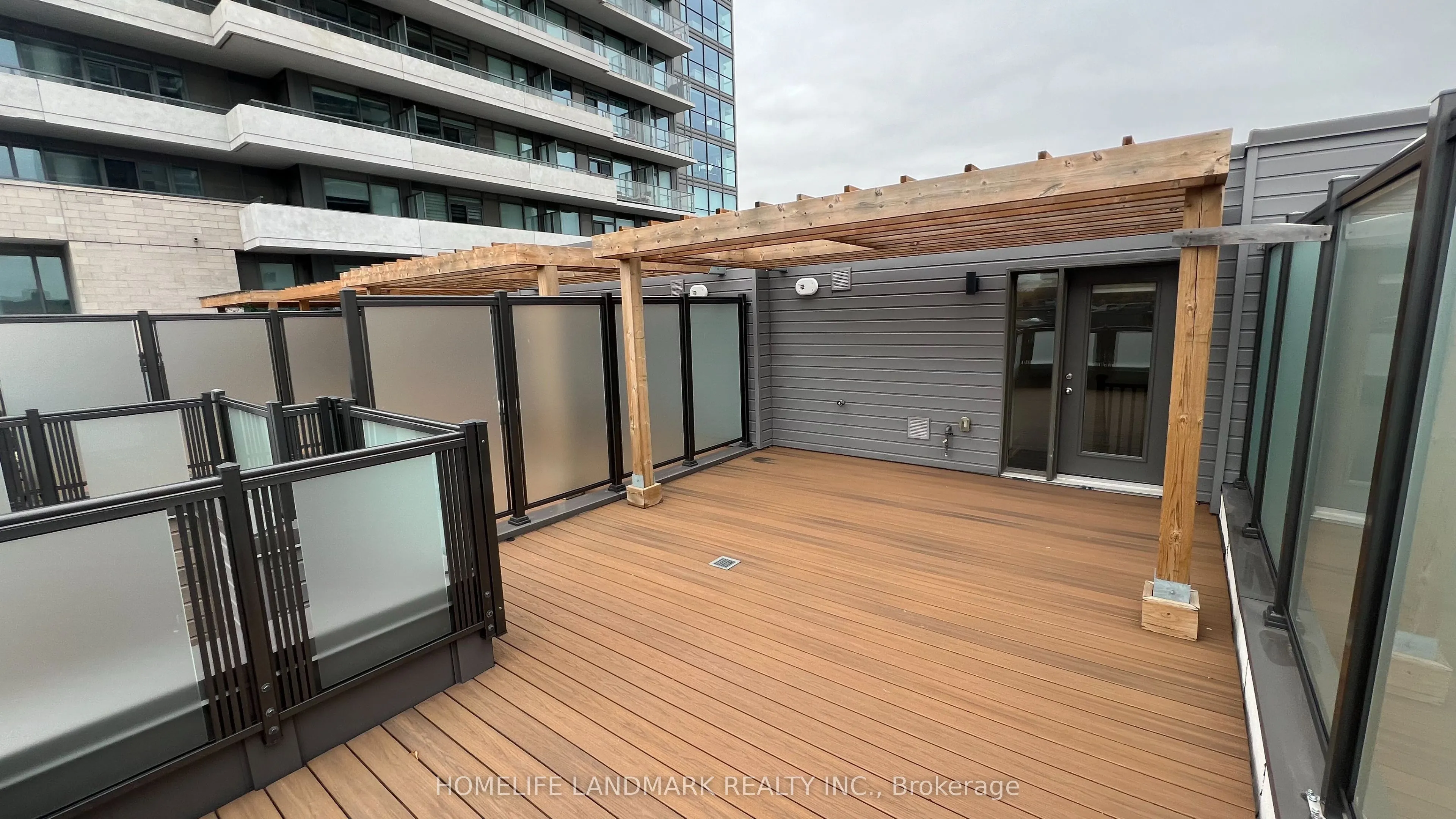 270 Davenport Road, #th #17