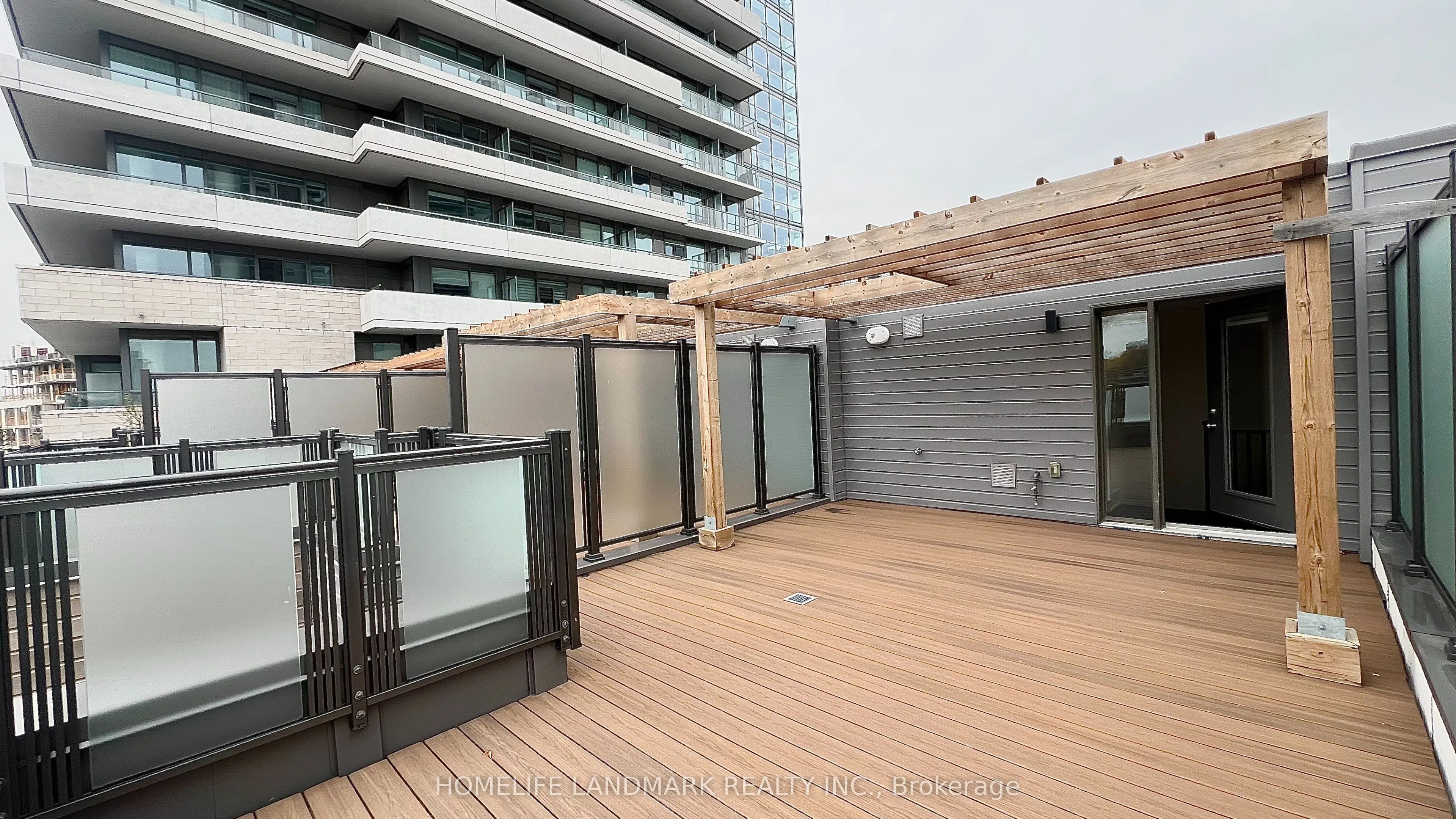 270 Davenport Road, #th #17