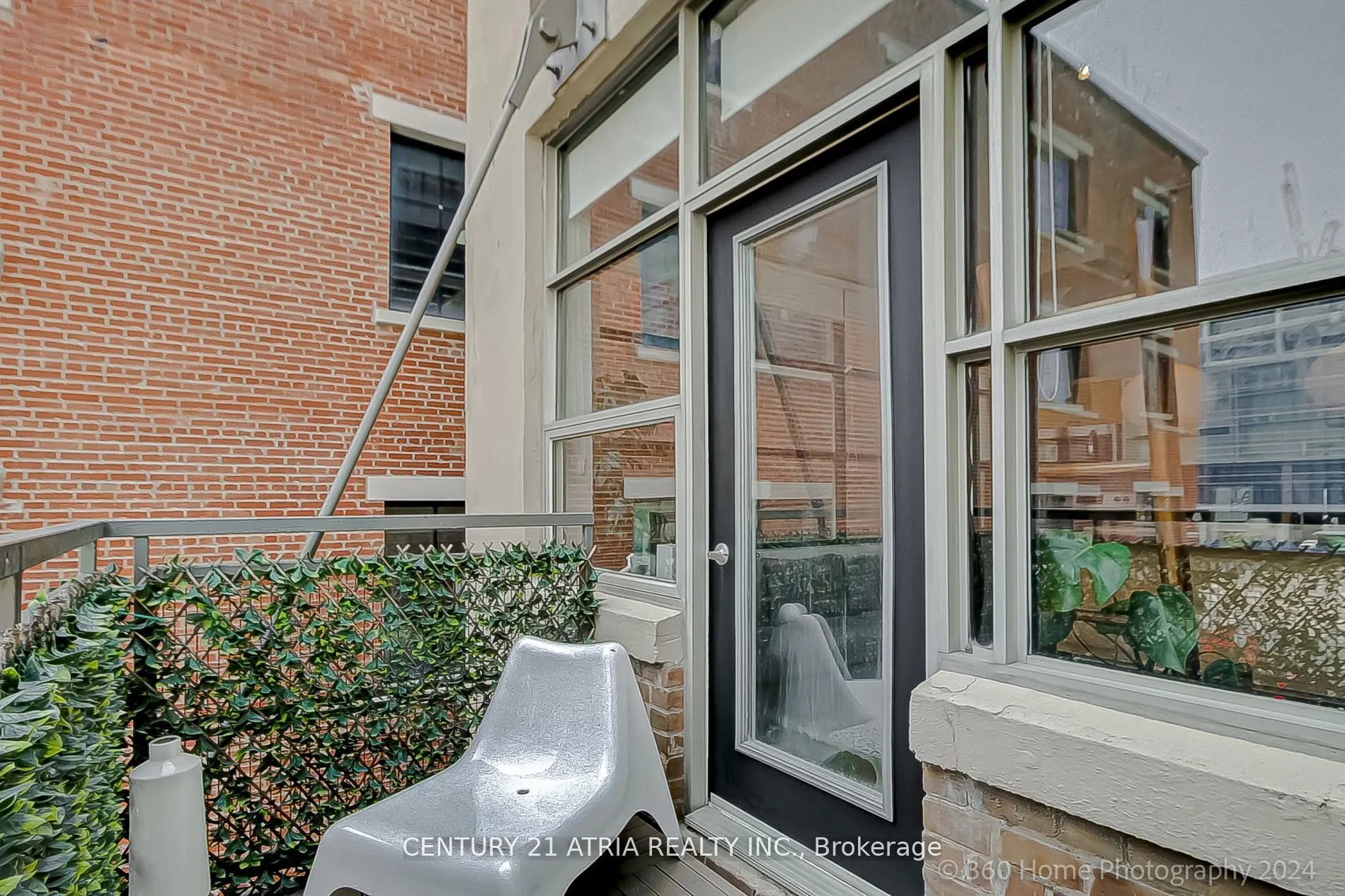 383 Adelaide Street, #313