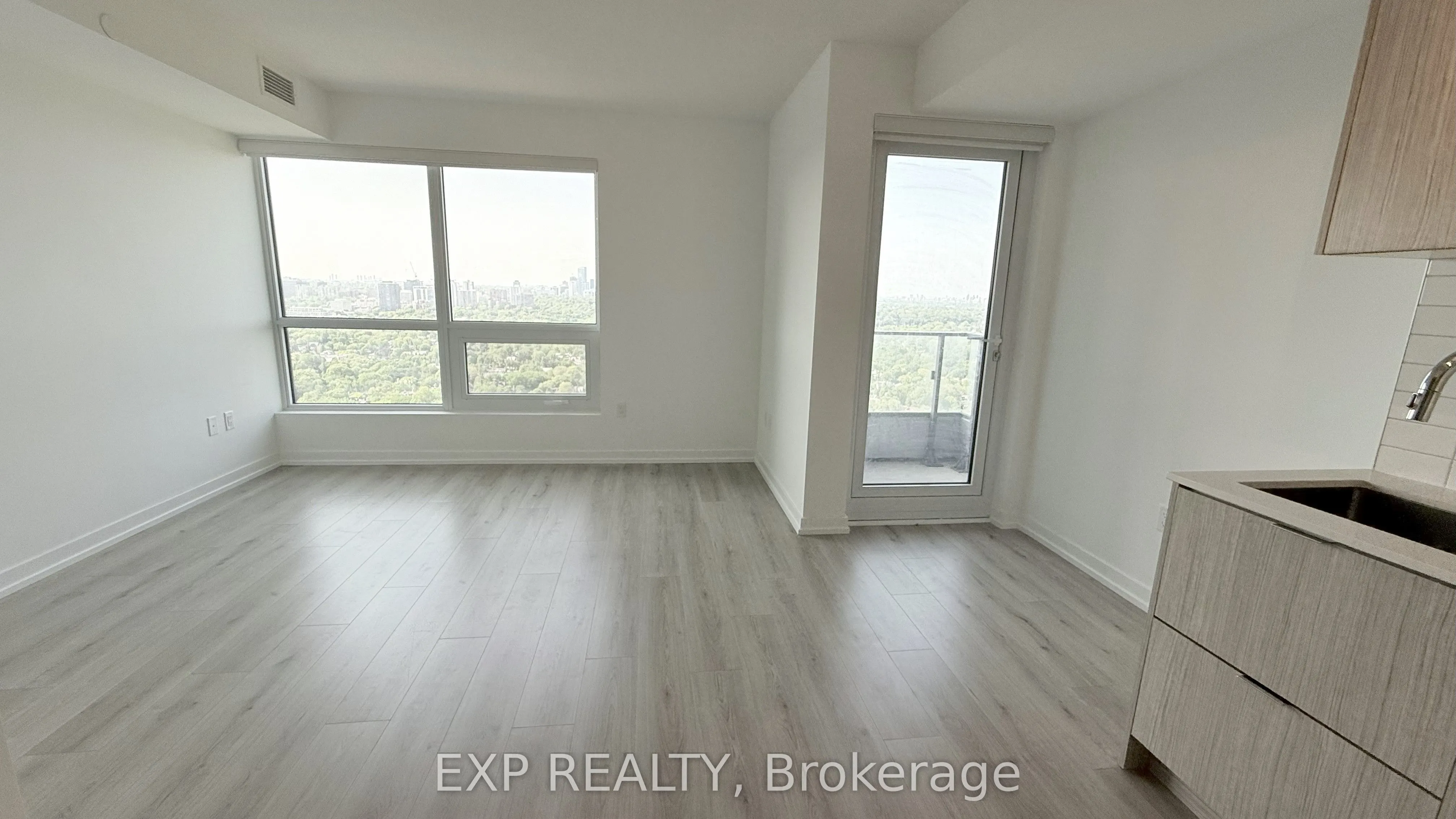 395 Bloor Street E, #3306