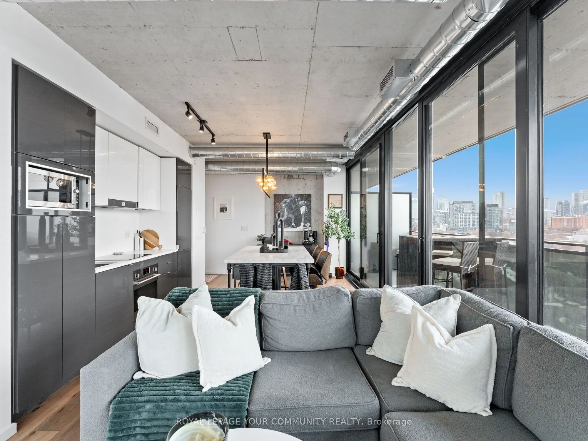 21 Lawren Harris Square, #1108