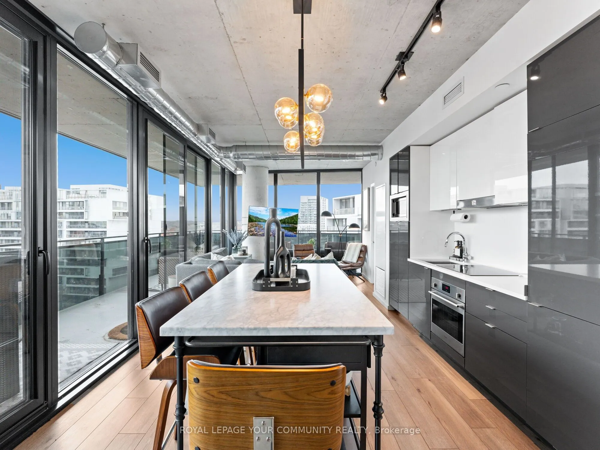 21 Lawren Harris Square, #1108