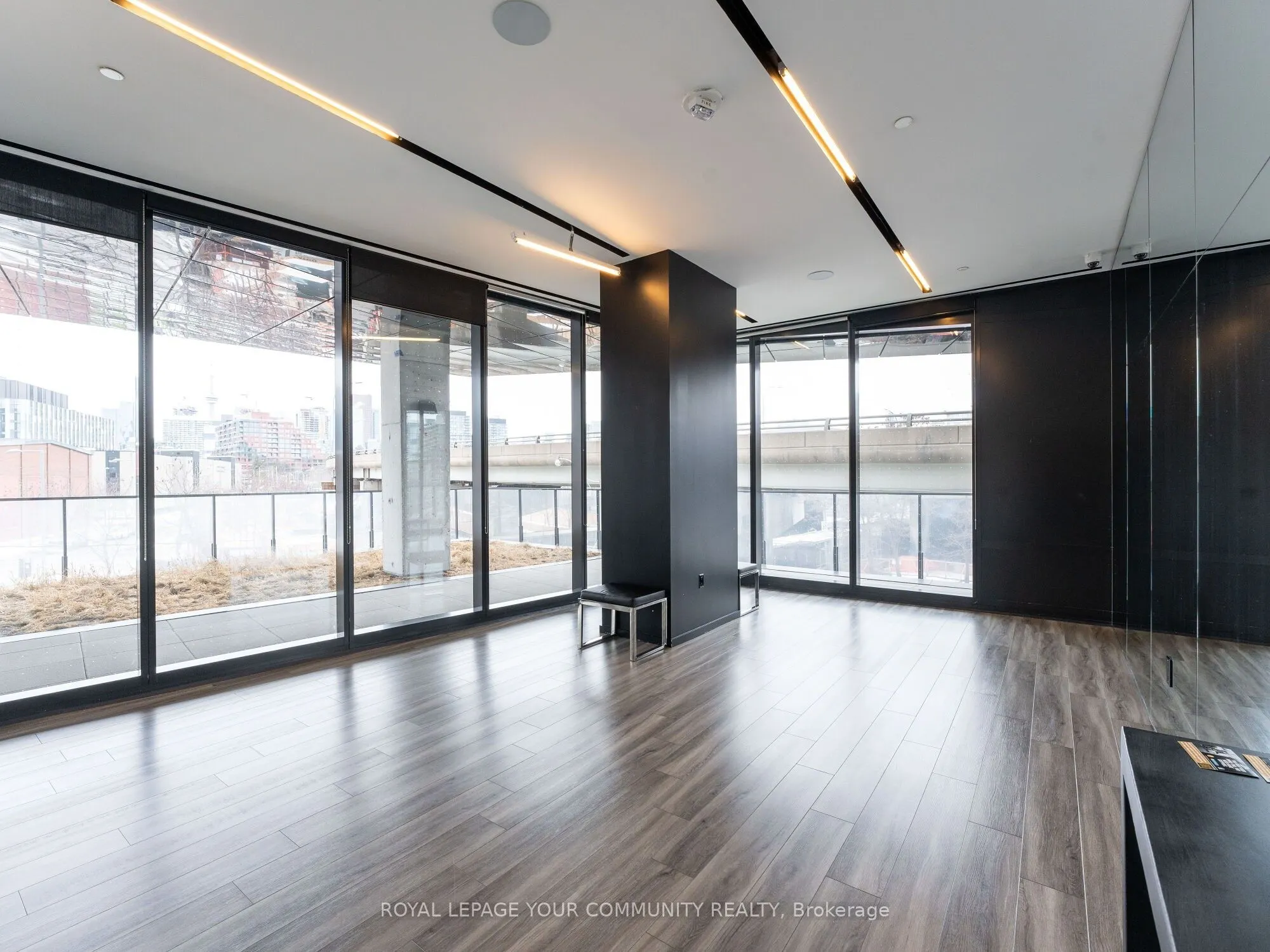 21 Lawren Harris Square, #1108