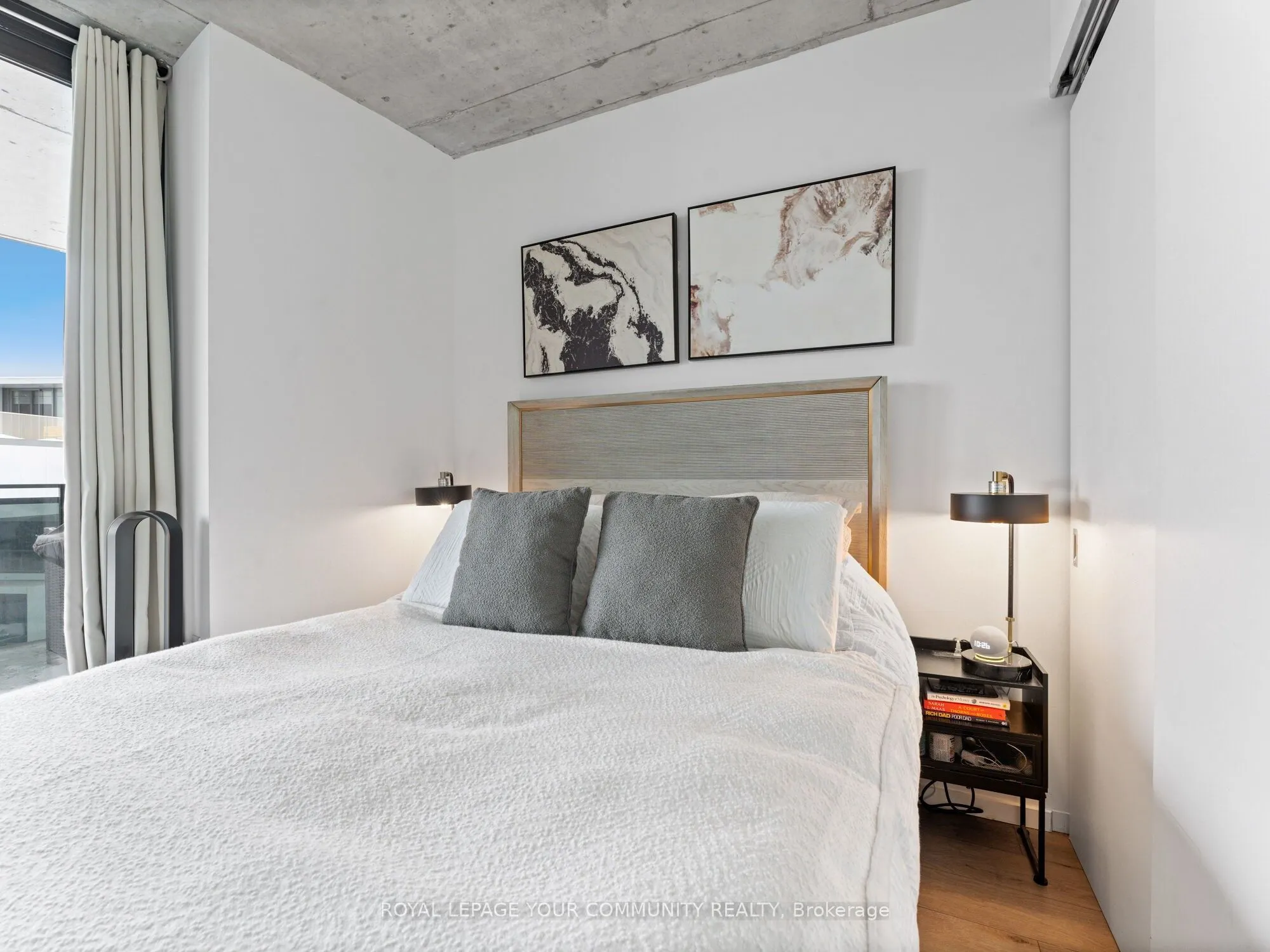 21 Lawren Harris Square, #1108