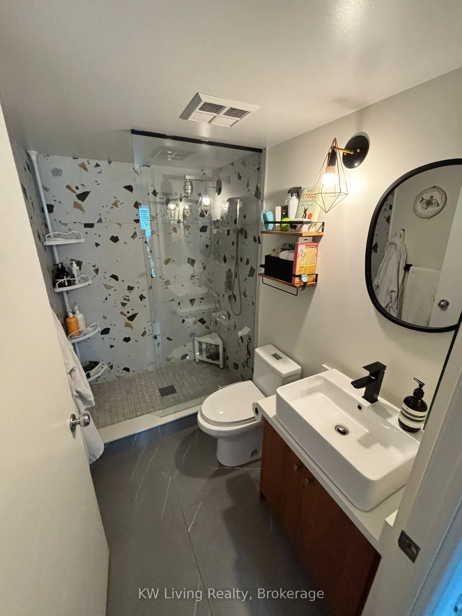 600 Queens Quay W, #920