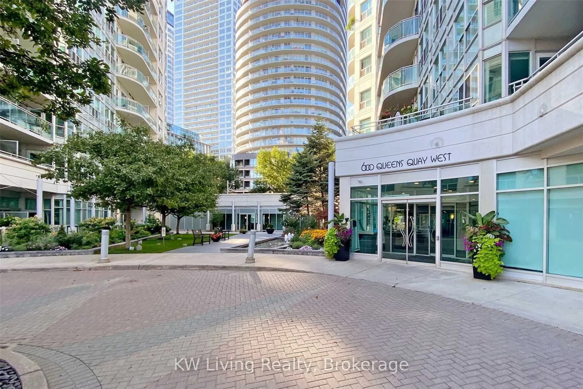 600 Queens Quay W, #920