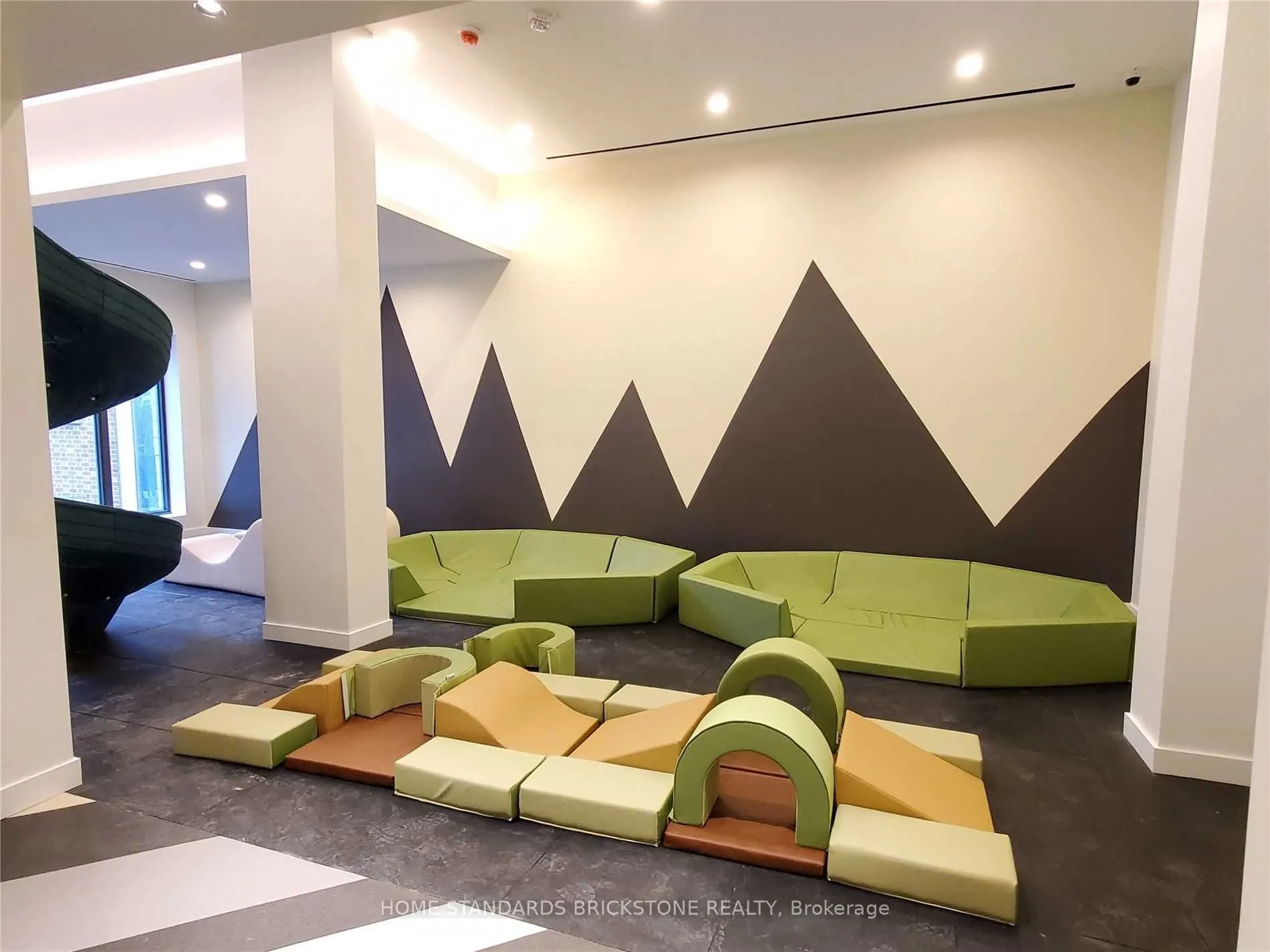 39 Roehampton Avenue, #2502