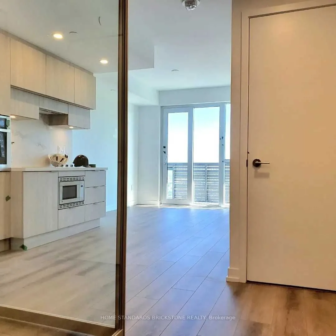 39 Roehampton Avenue, #2502