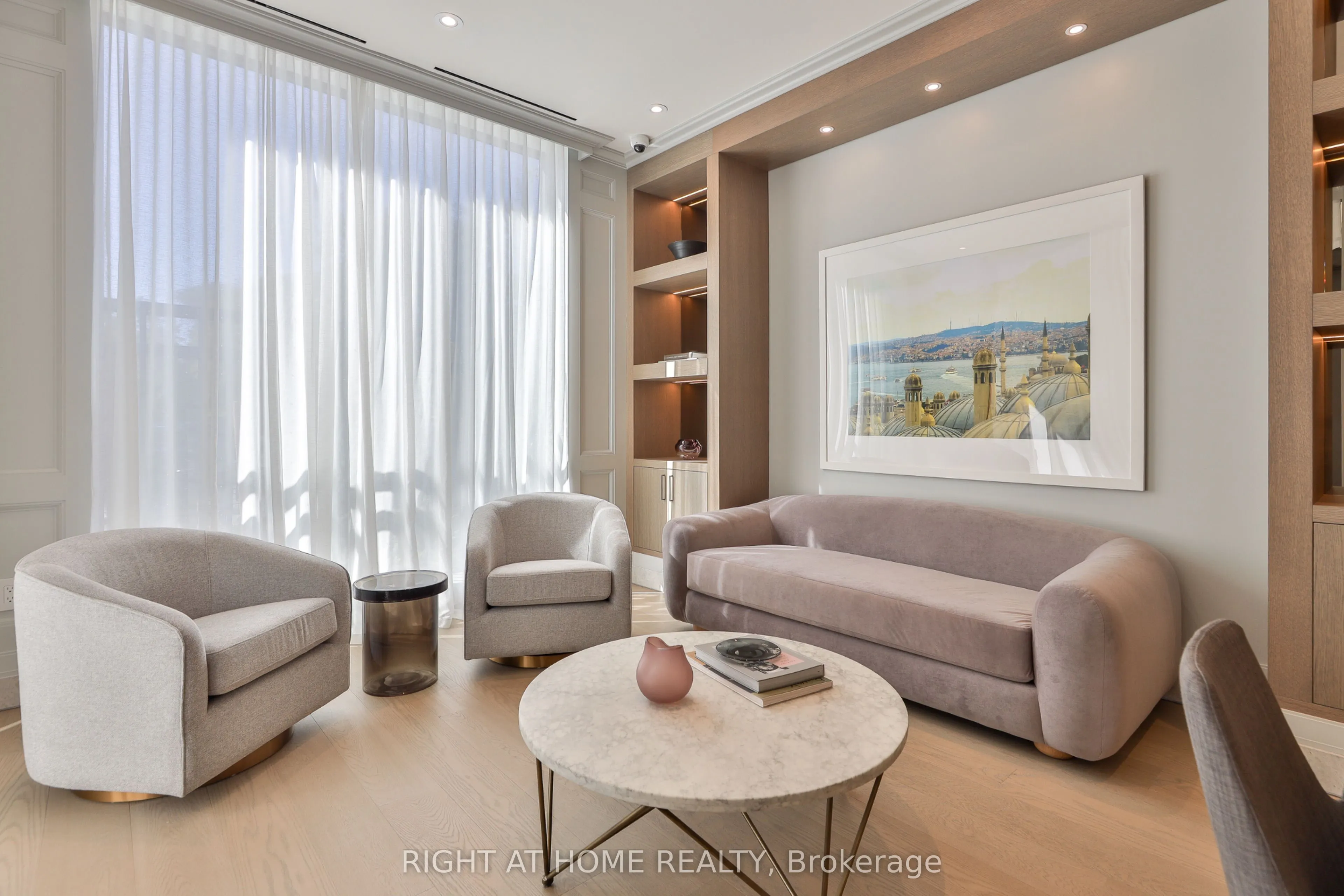 10 Prince Arthur Avenue, #404