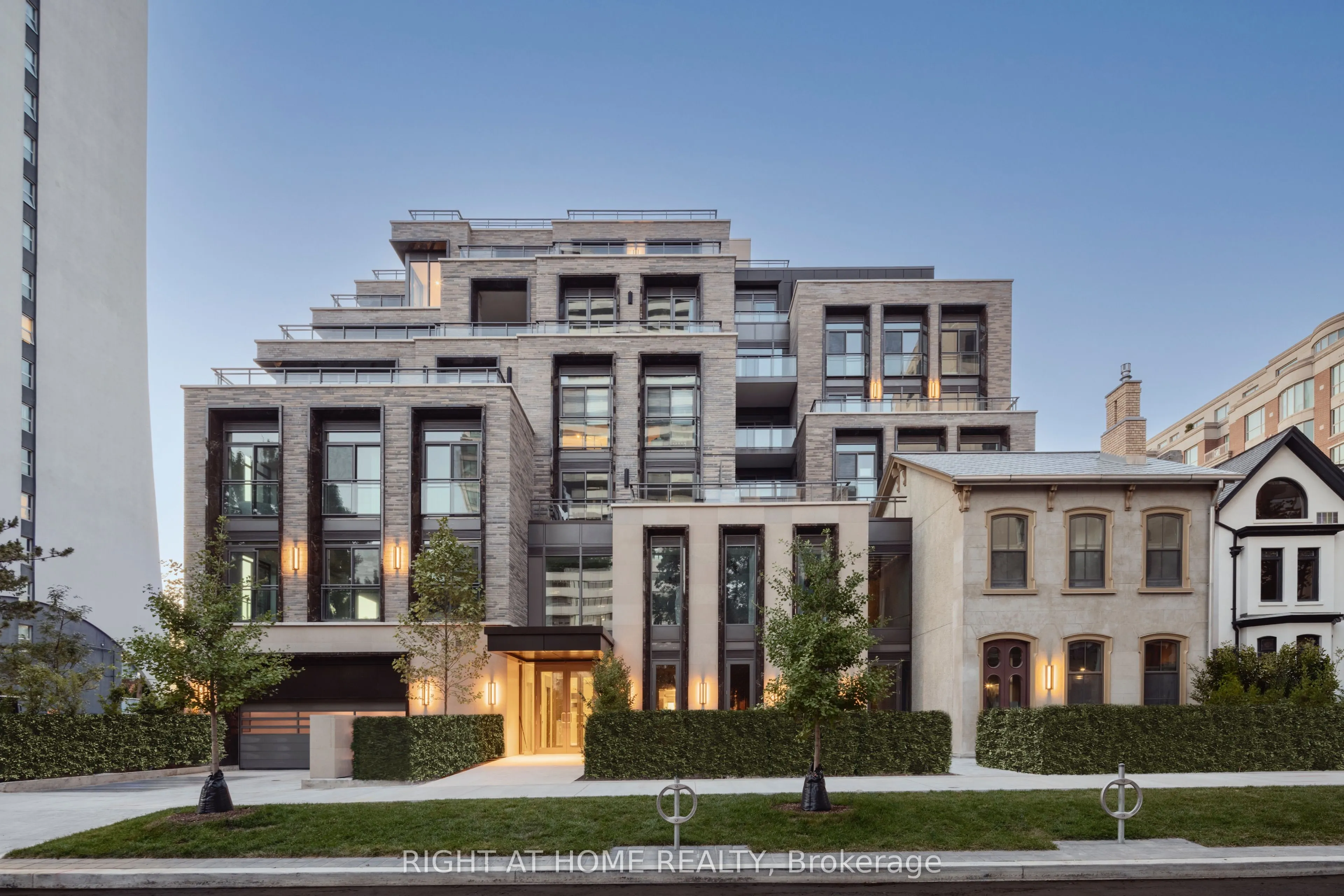 10 Prince Arthur Avenue, #404