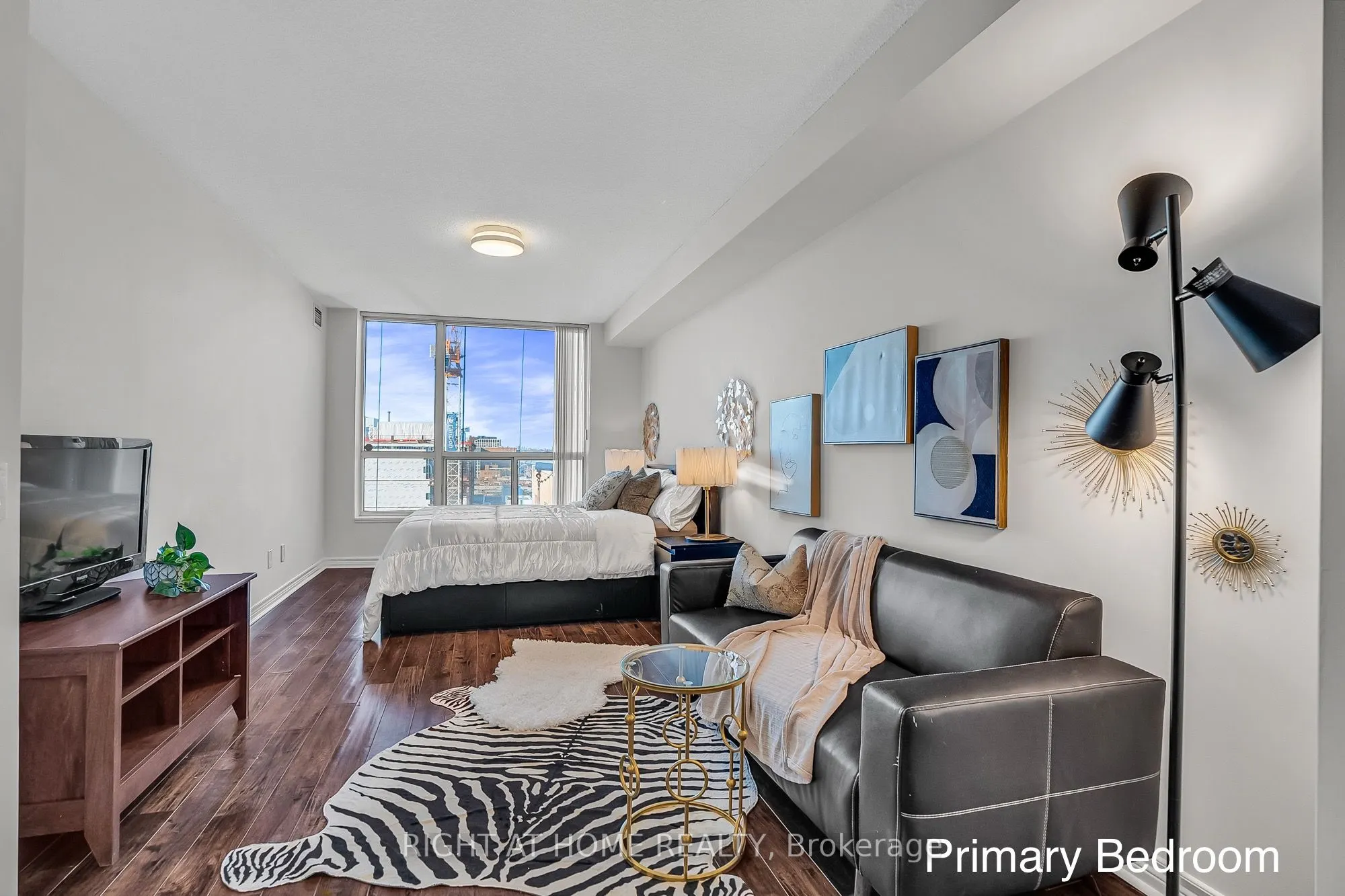 152 St Patrick Street, #1601