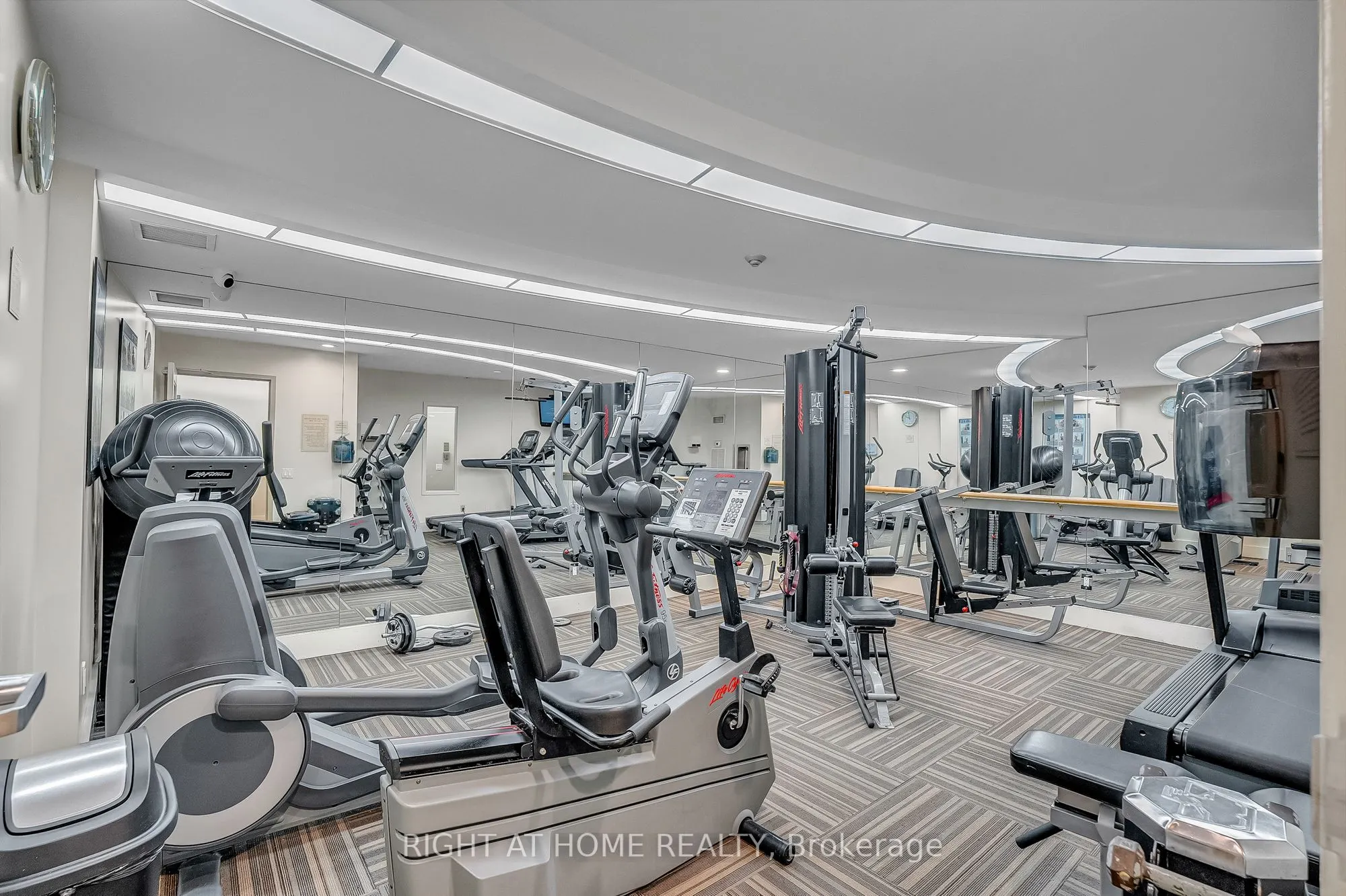 152 St Patrick Street, #1601