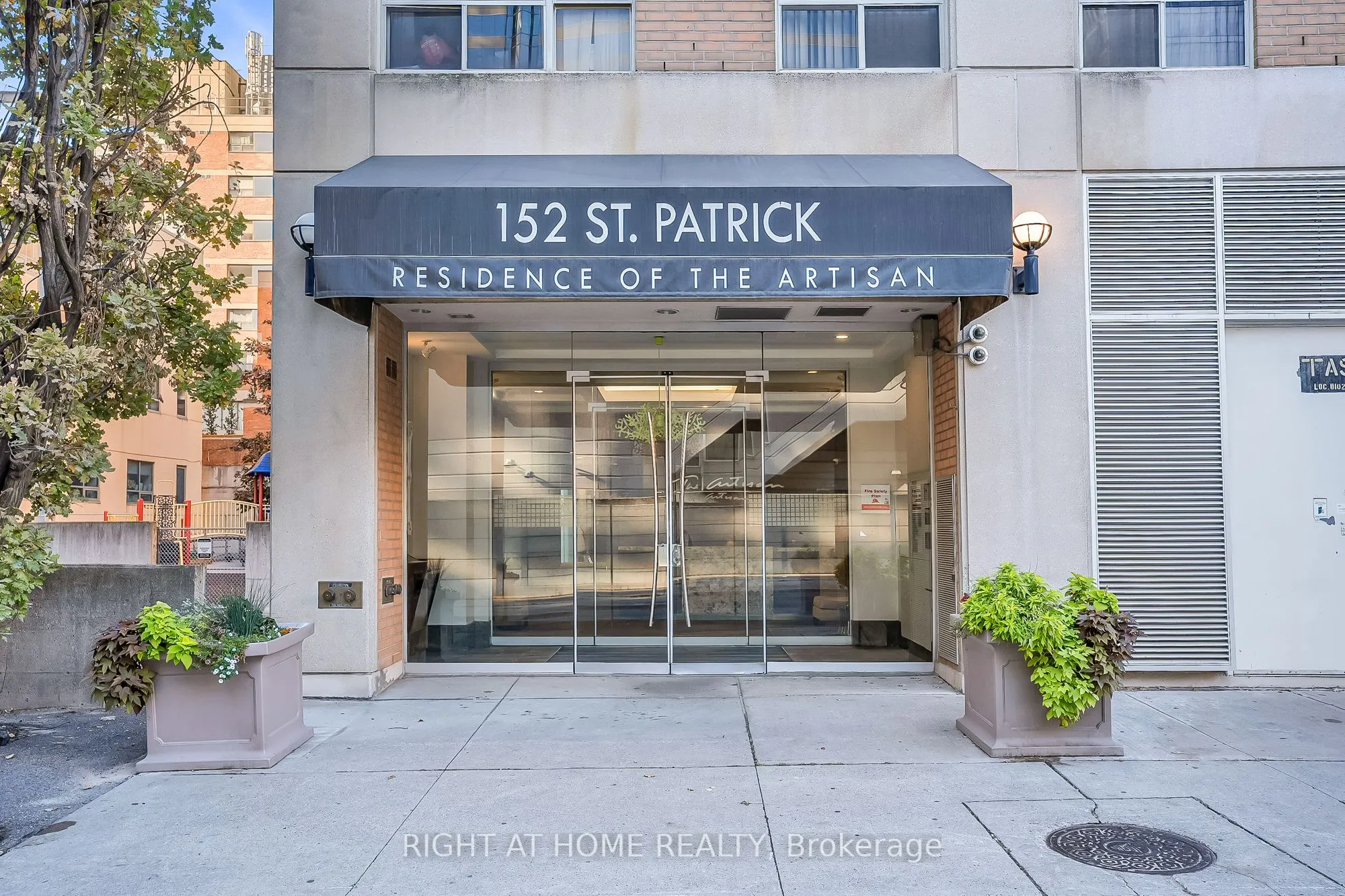 152 St Patrick Street, #1601