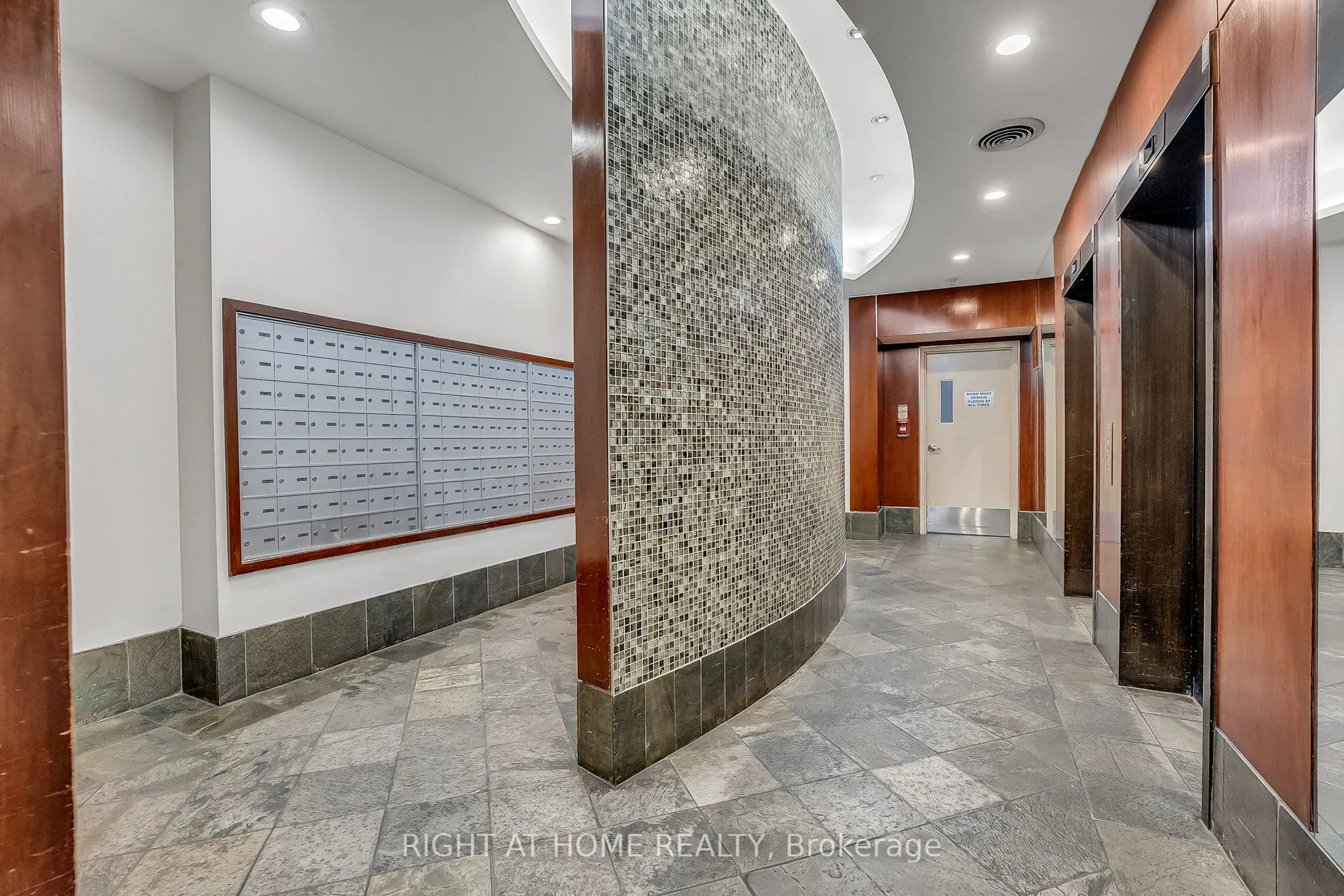 152 St Patrick Street, #1601