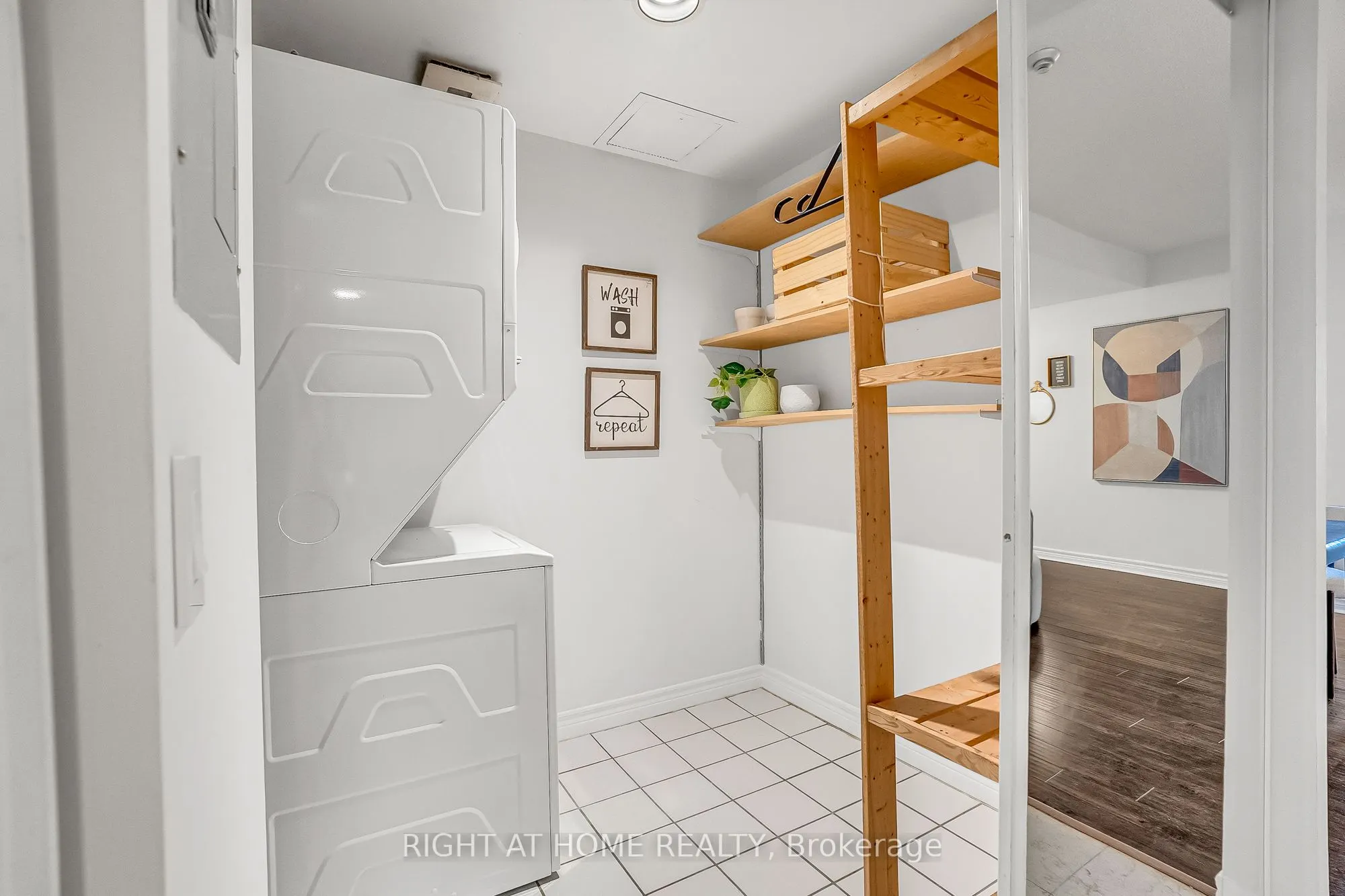 152 St Patrick Street, #1601