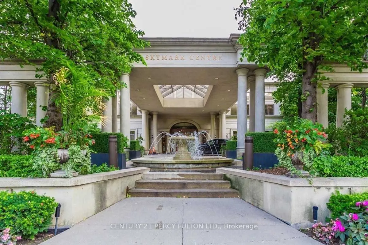 78 Harrison Garden Boulevard, #414