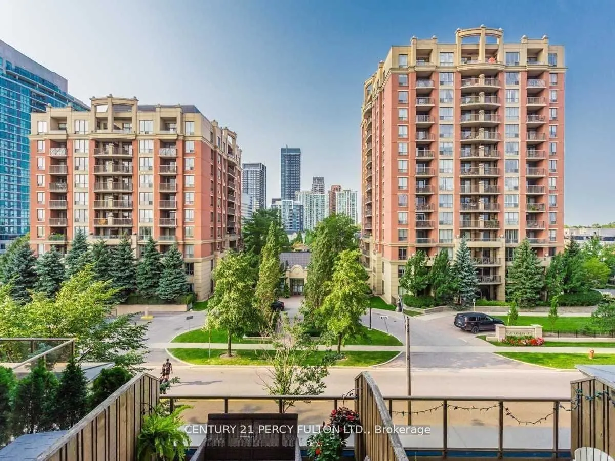 78 Harrison Garden Boulevard, #414