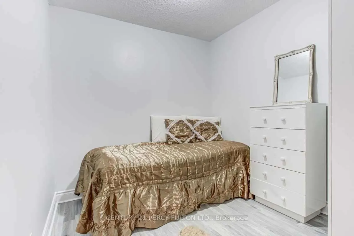 78 Harrison Garden Boulevard, #414