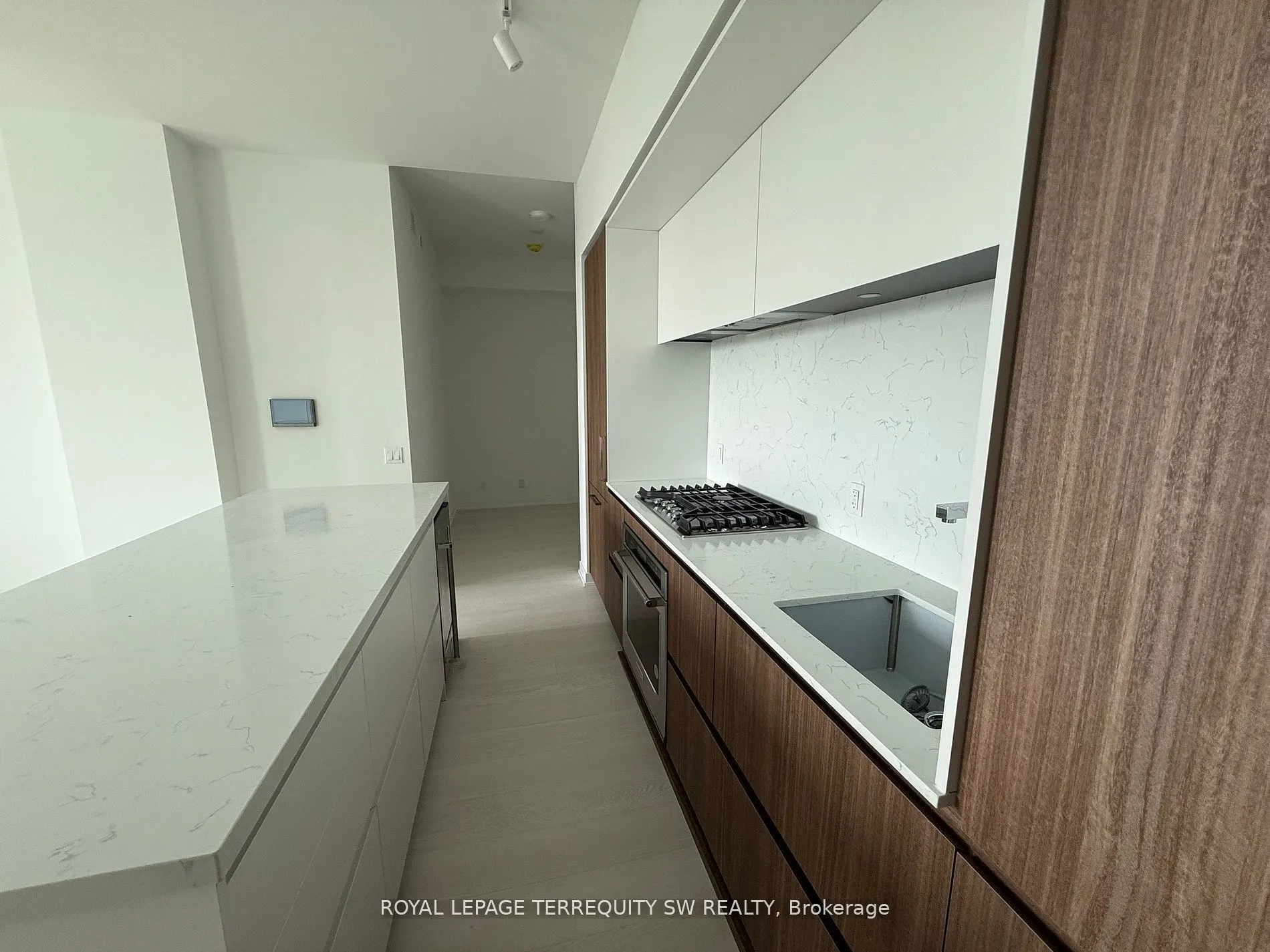 1 Hillsdale Avenue E, #804