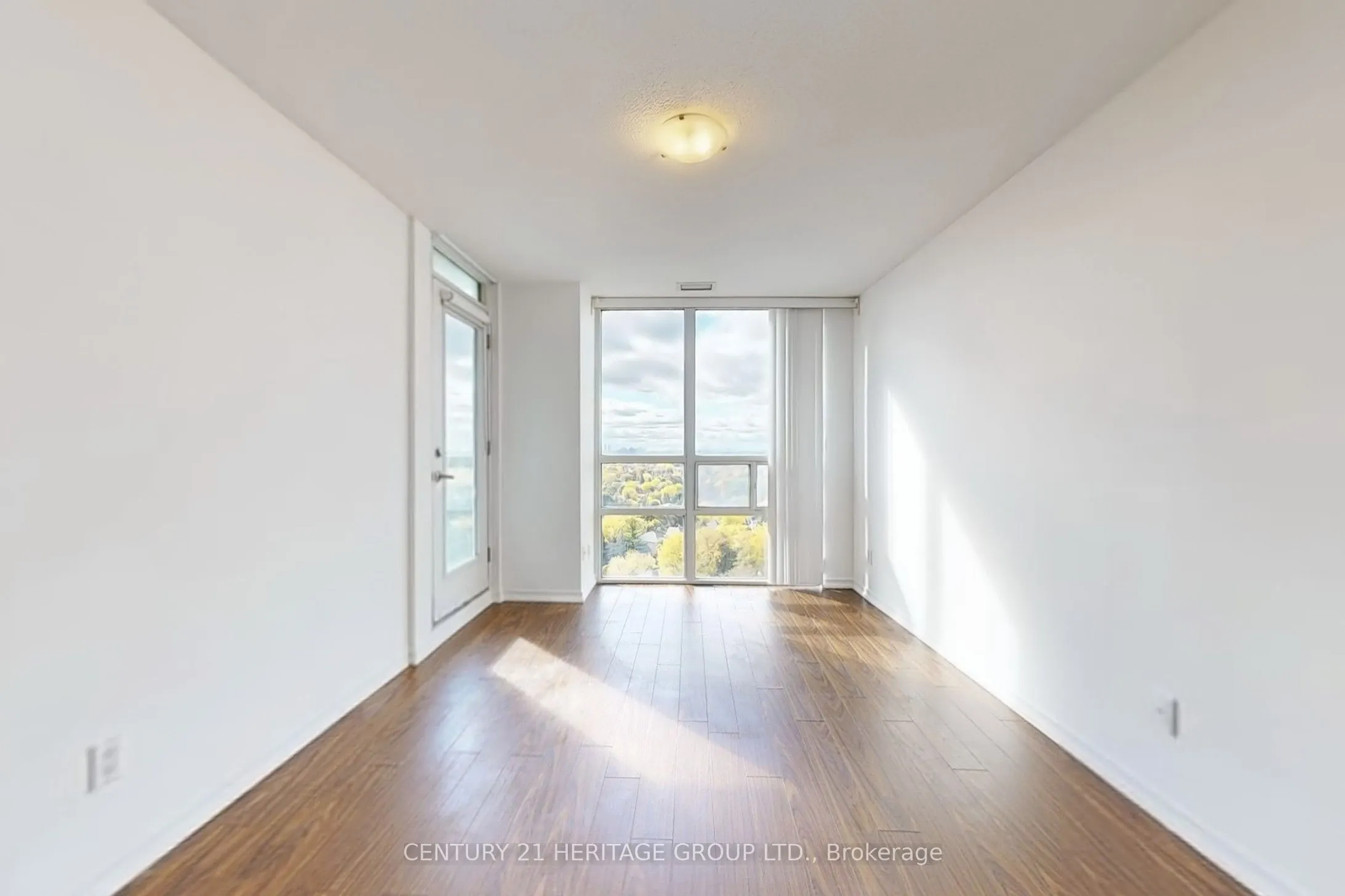 509 Beecroft Road, #2008