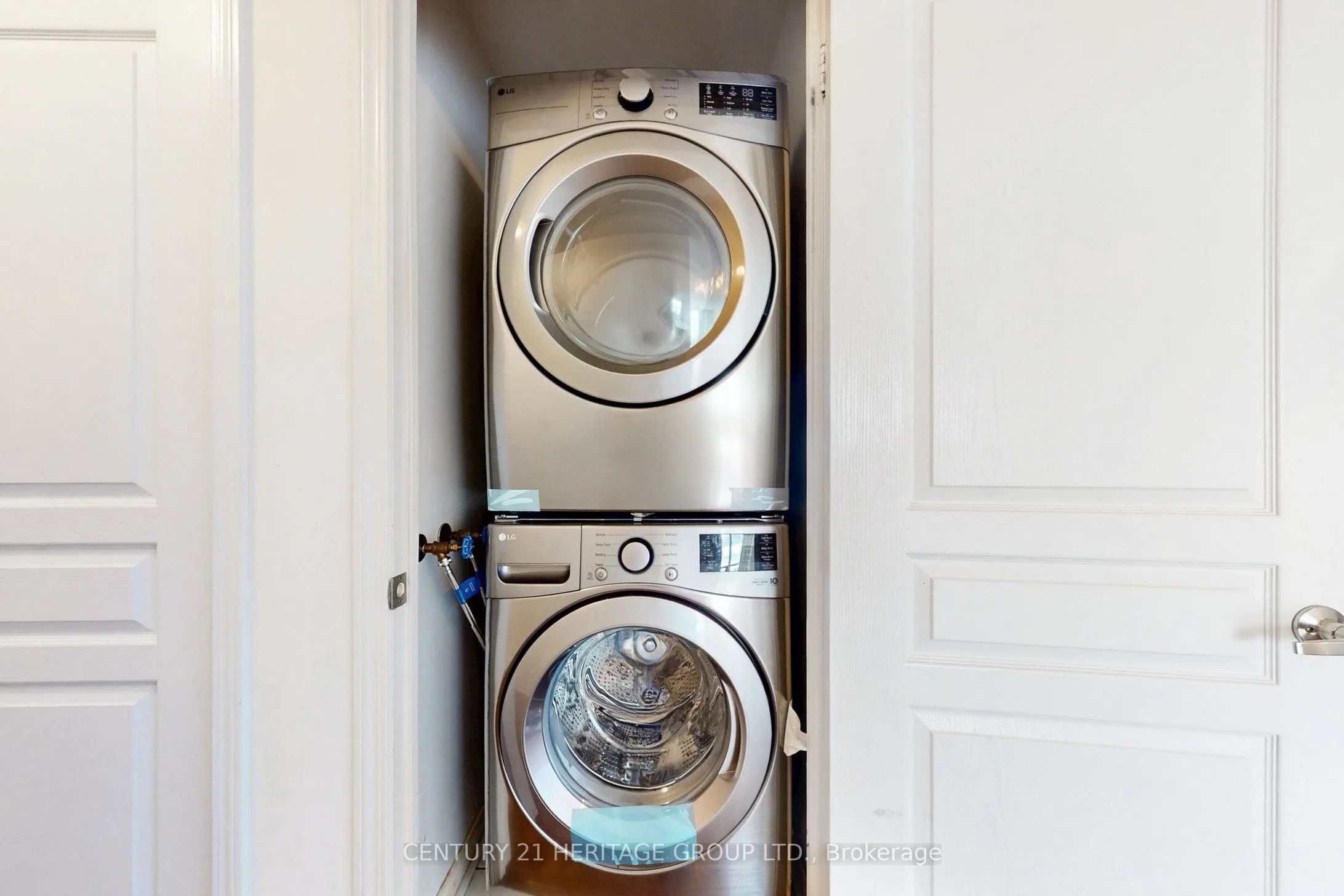 509 Beecroft Road, #2008