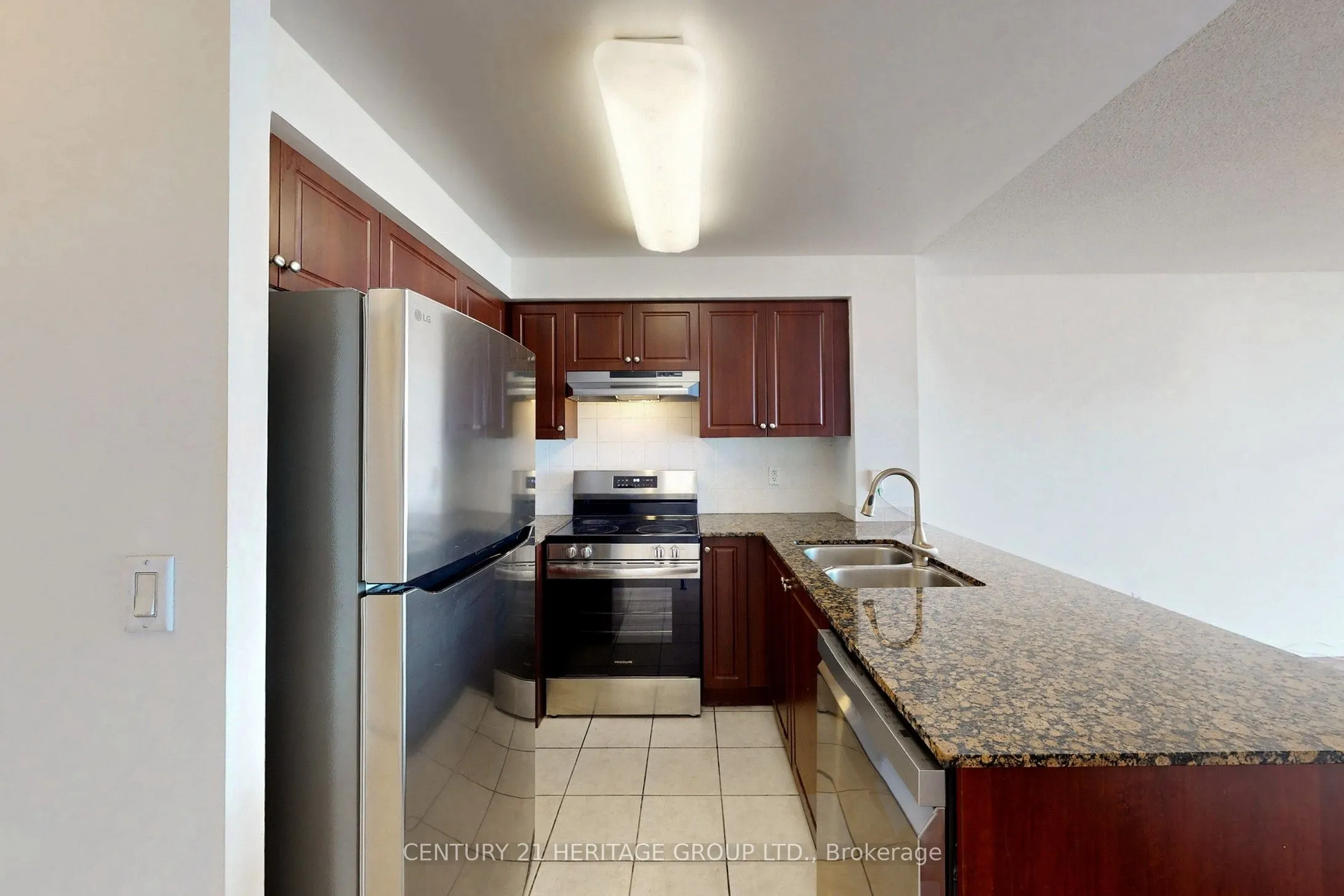 509 Beecroft Road, #2008