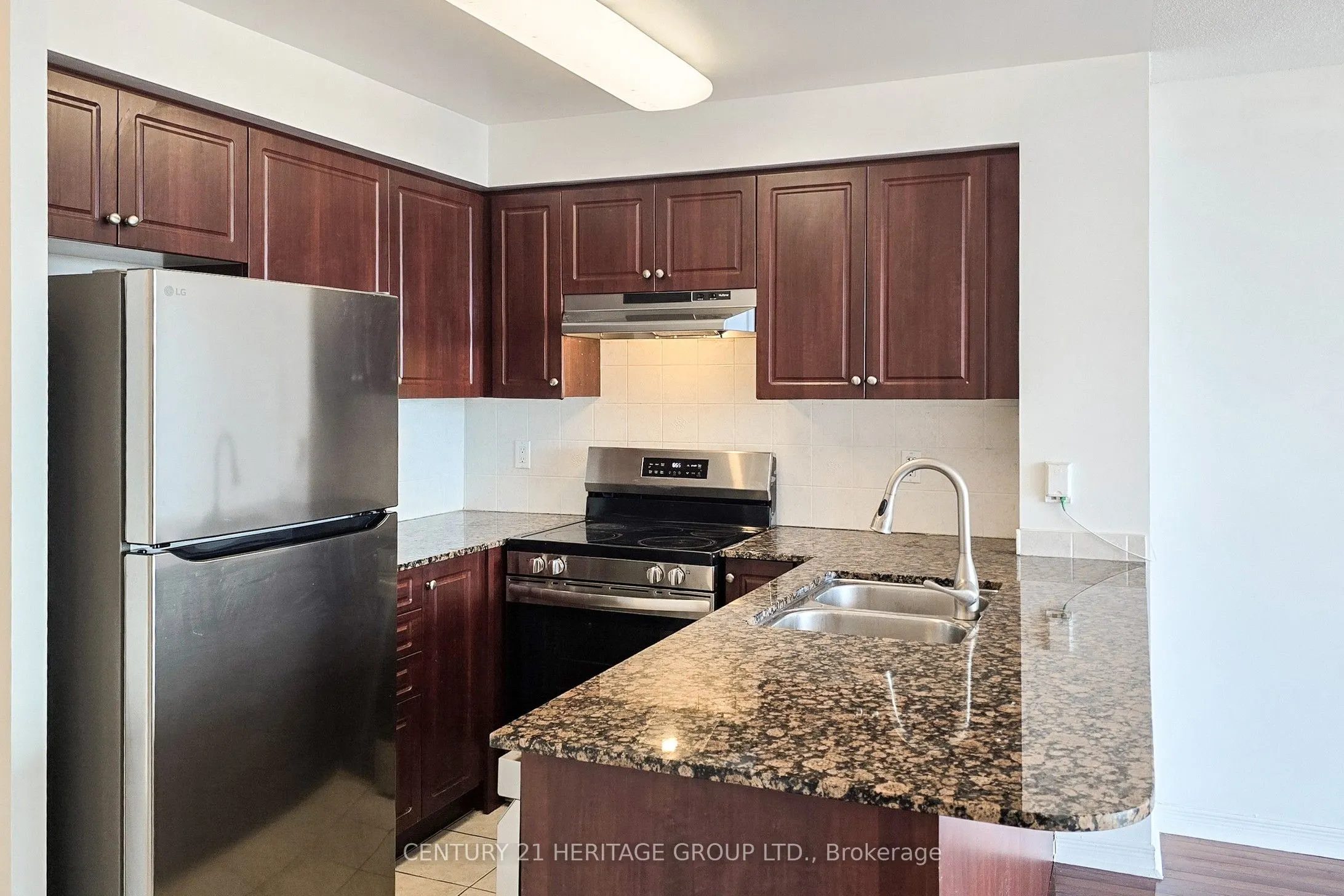 509 Beecroft Road, #2008