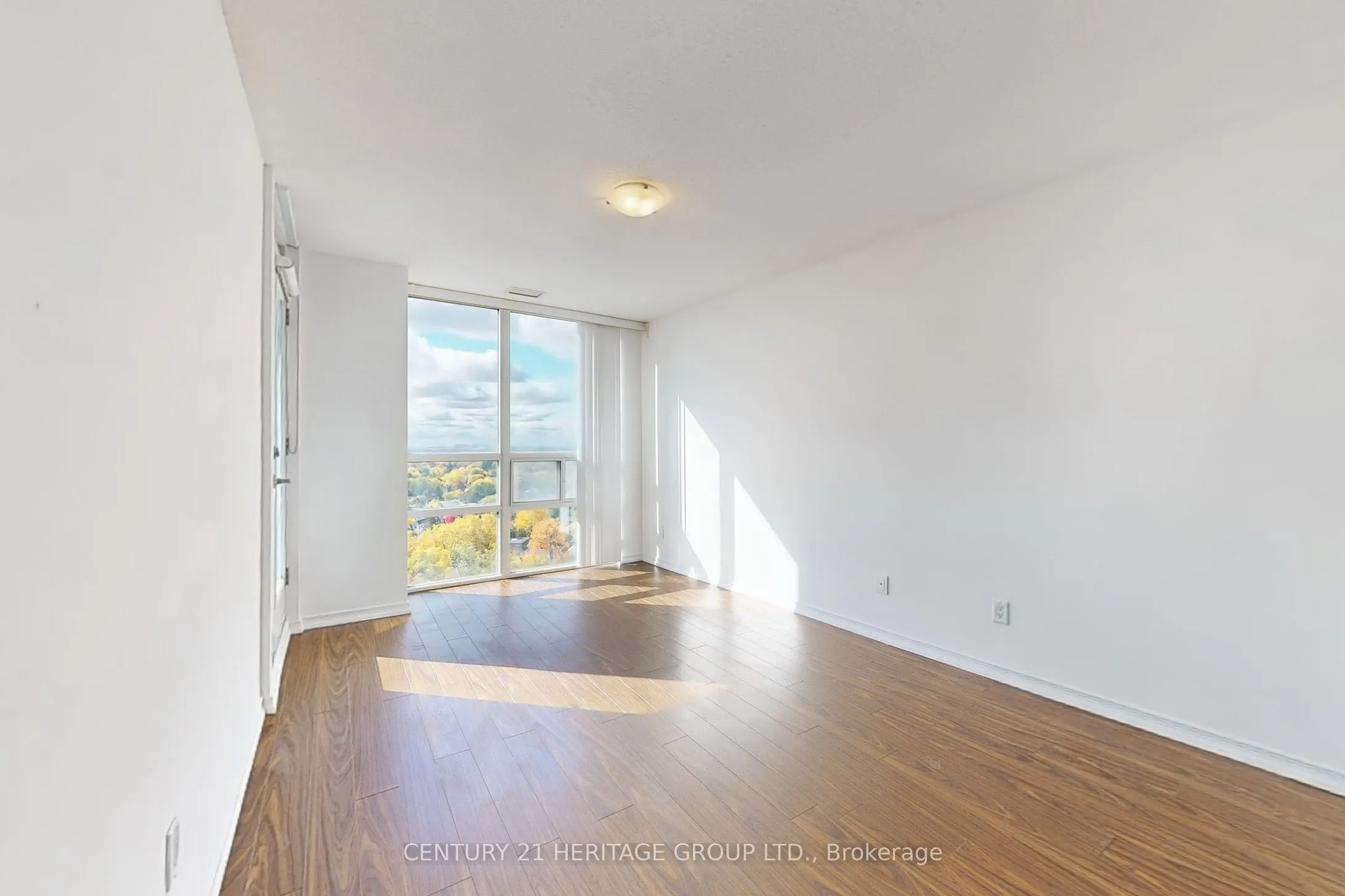 509 Beecroft Road, #2008