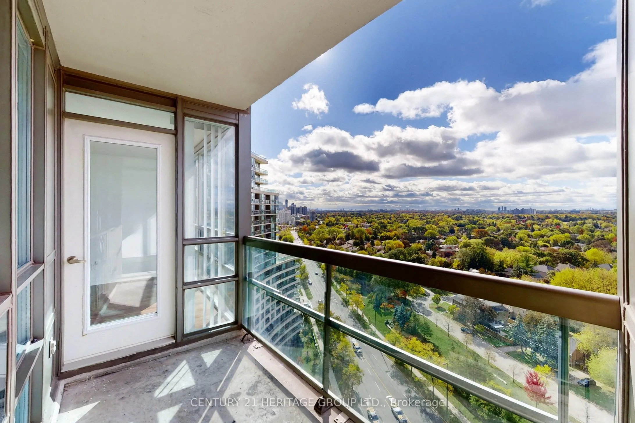 509 Beecroft Road, #2008