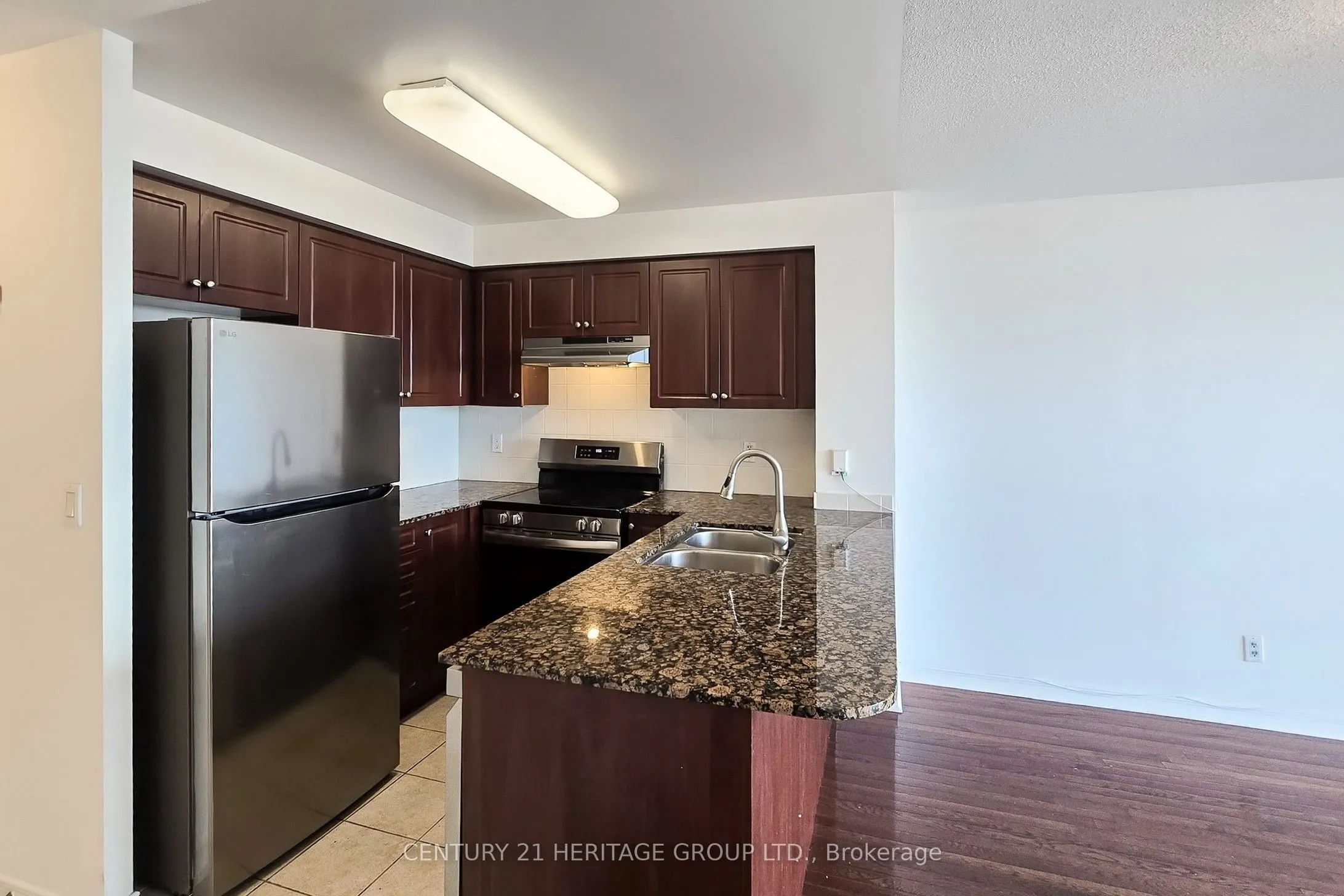 509 Beecroft Road, #2008