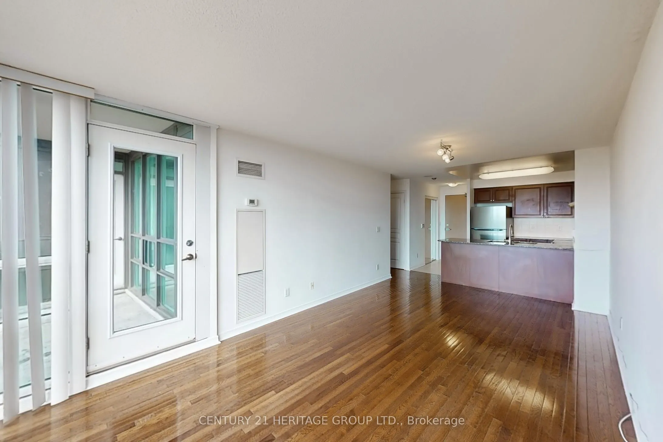 509 Beecroft Road, #2008