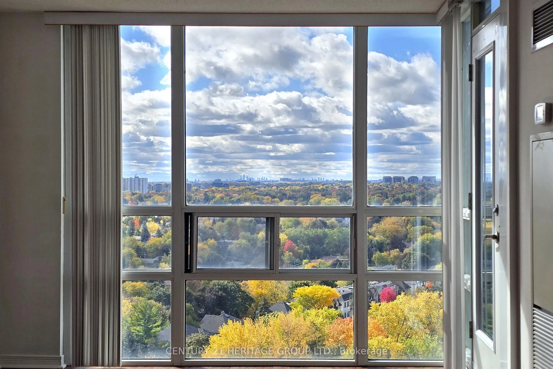 509 Beecroft Road, #2008