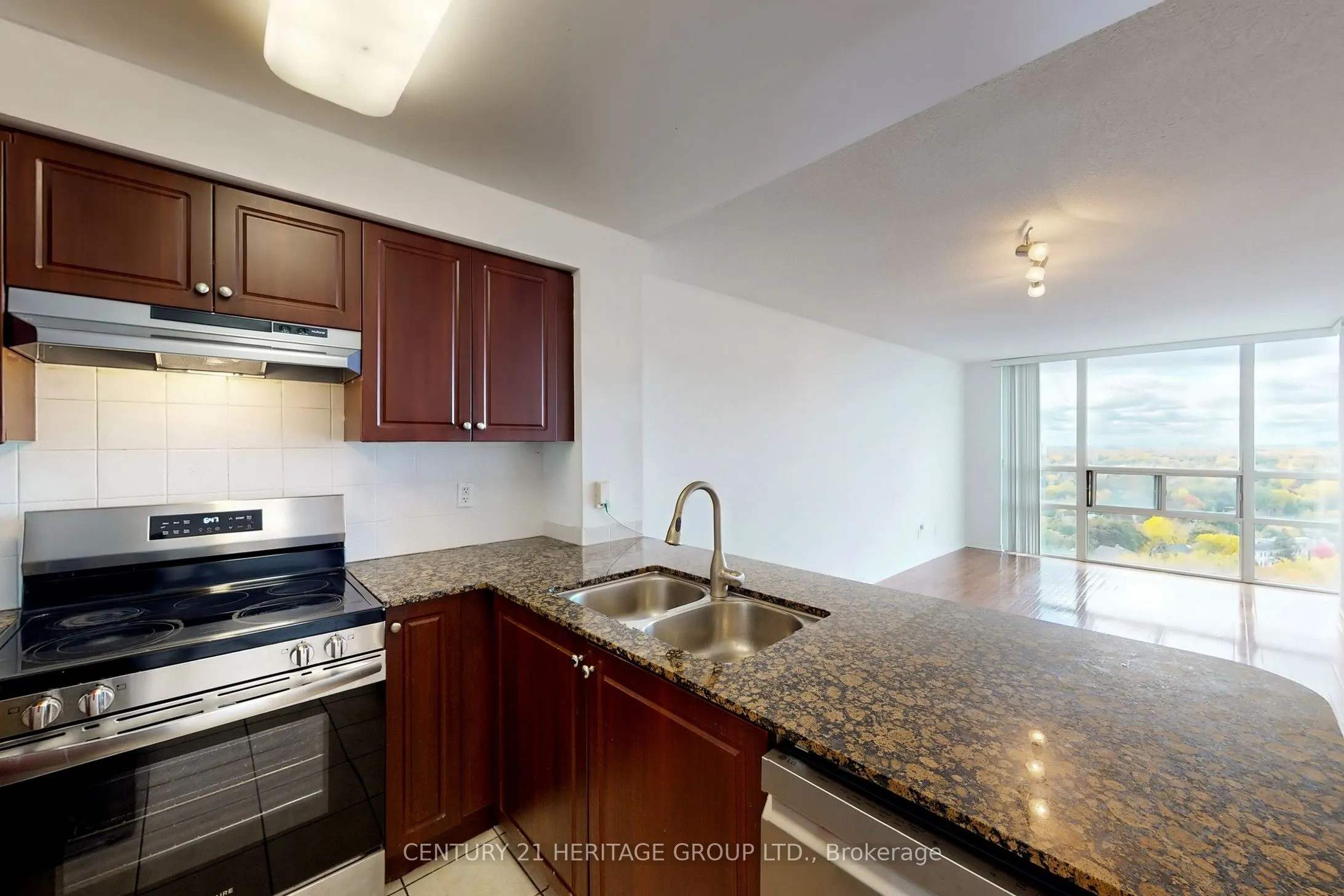 509 Beecroft Road, #2008