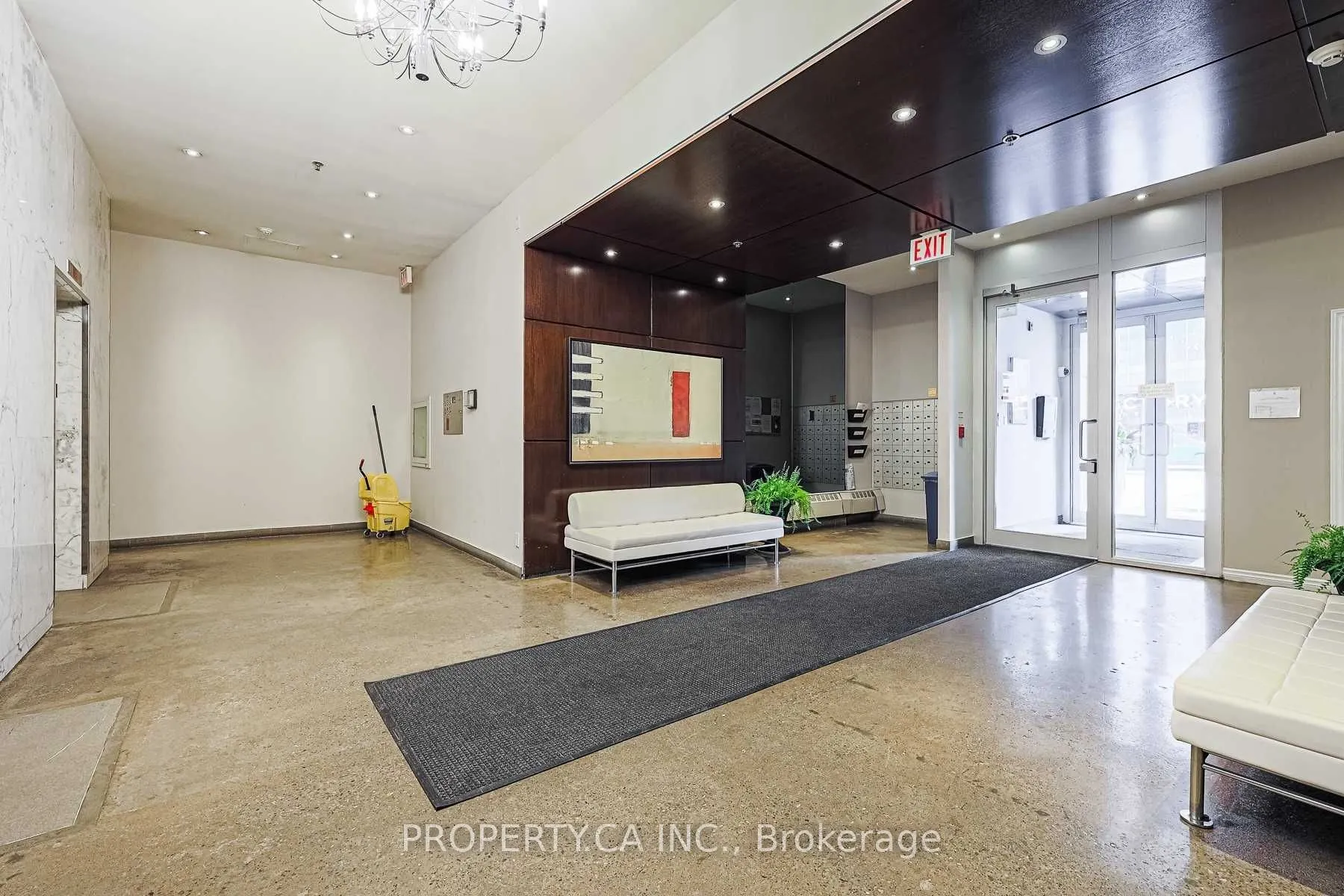188 Eglinton Avenue E, #306