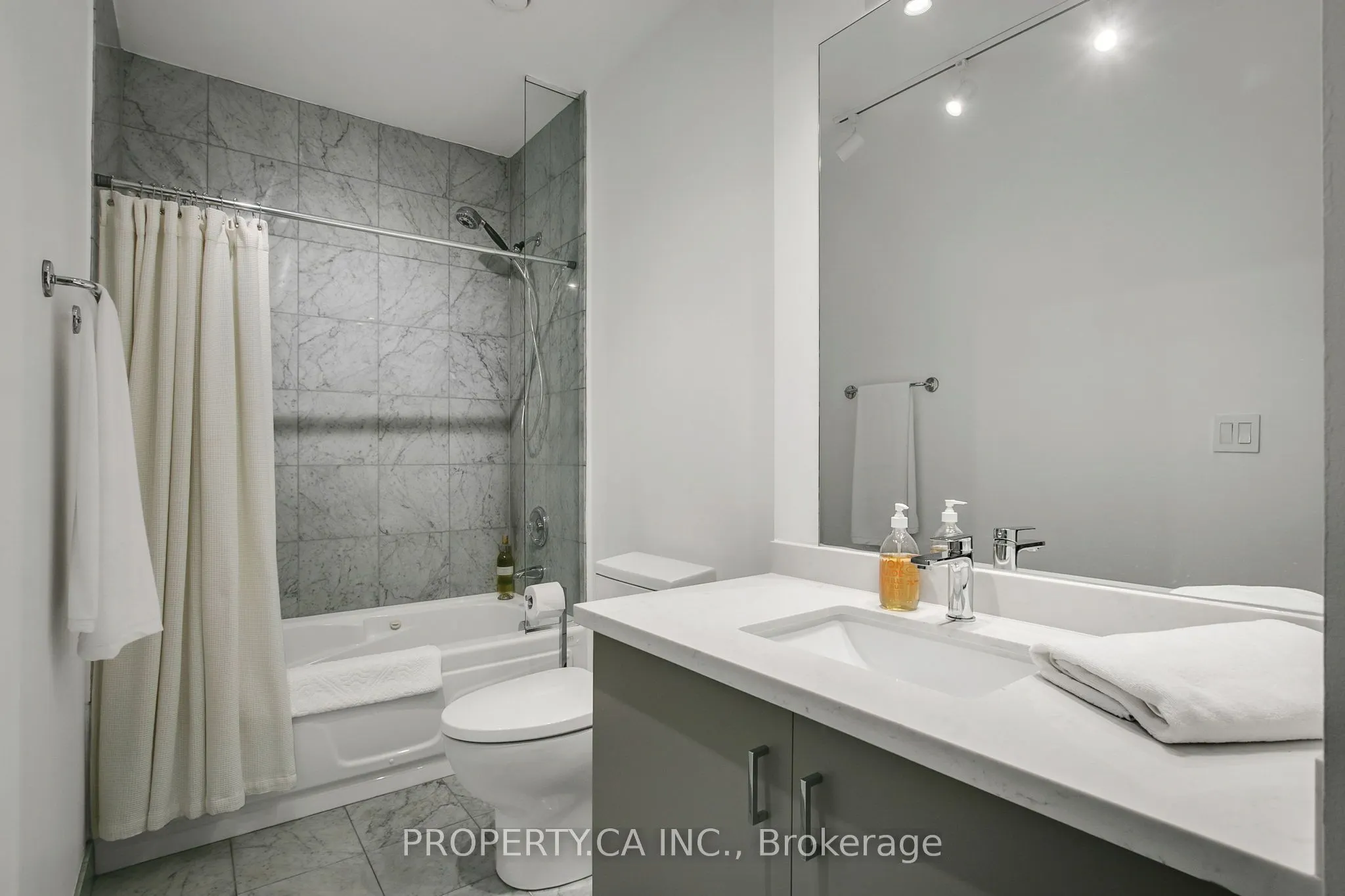 188 Eglinton Avenue E, #306