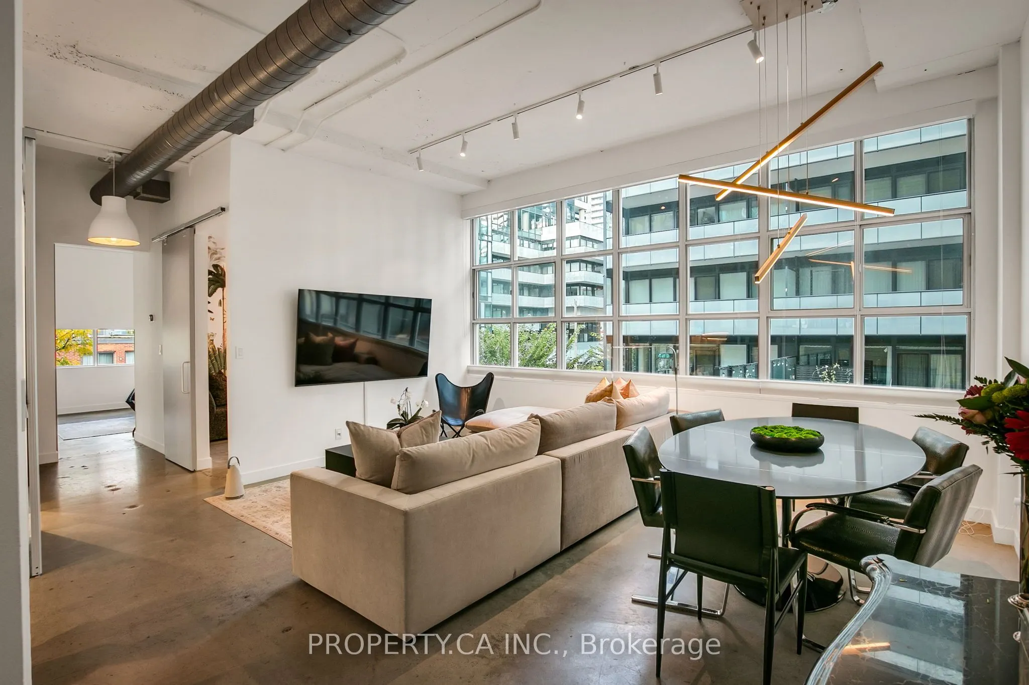 188 Eglinton Avenue E, #306