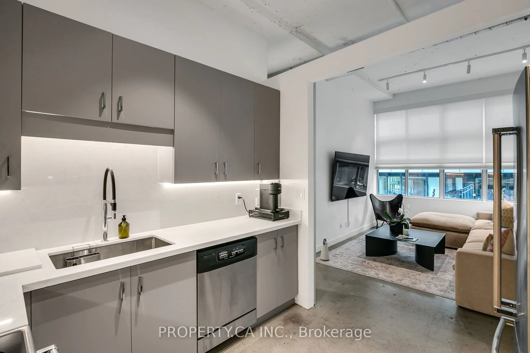 188 Eglinton Avenue E, #306