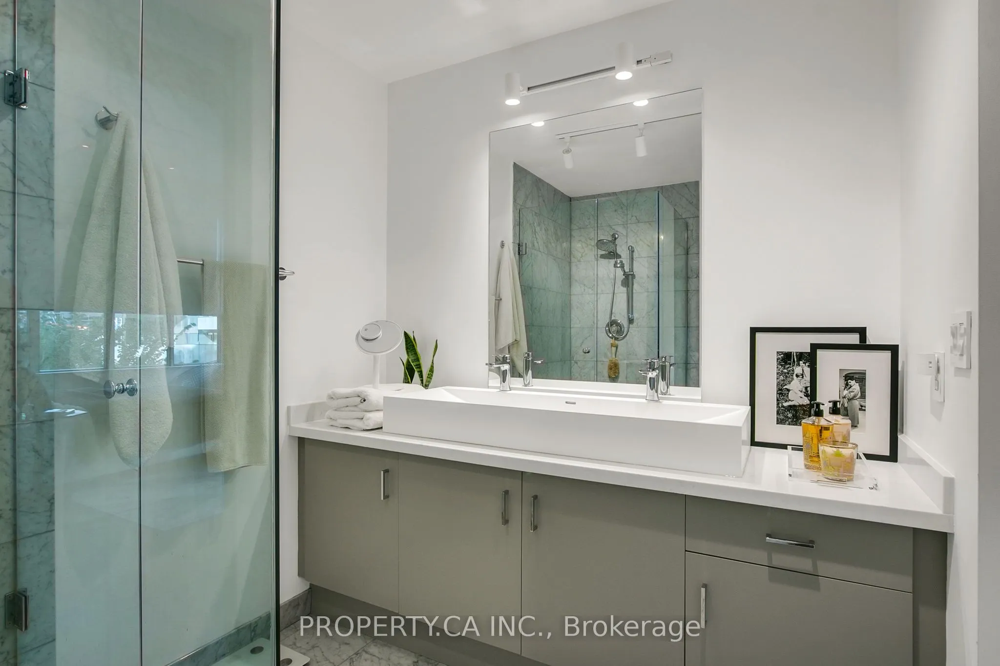 188 Eglinton Avenue E, #306