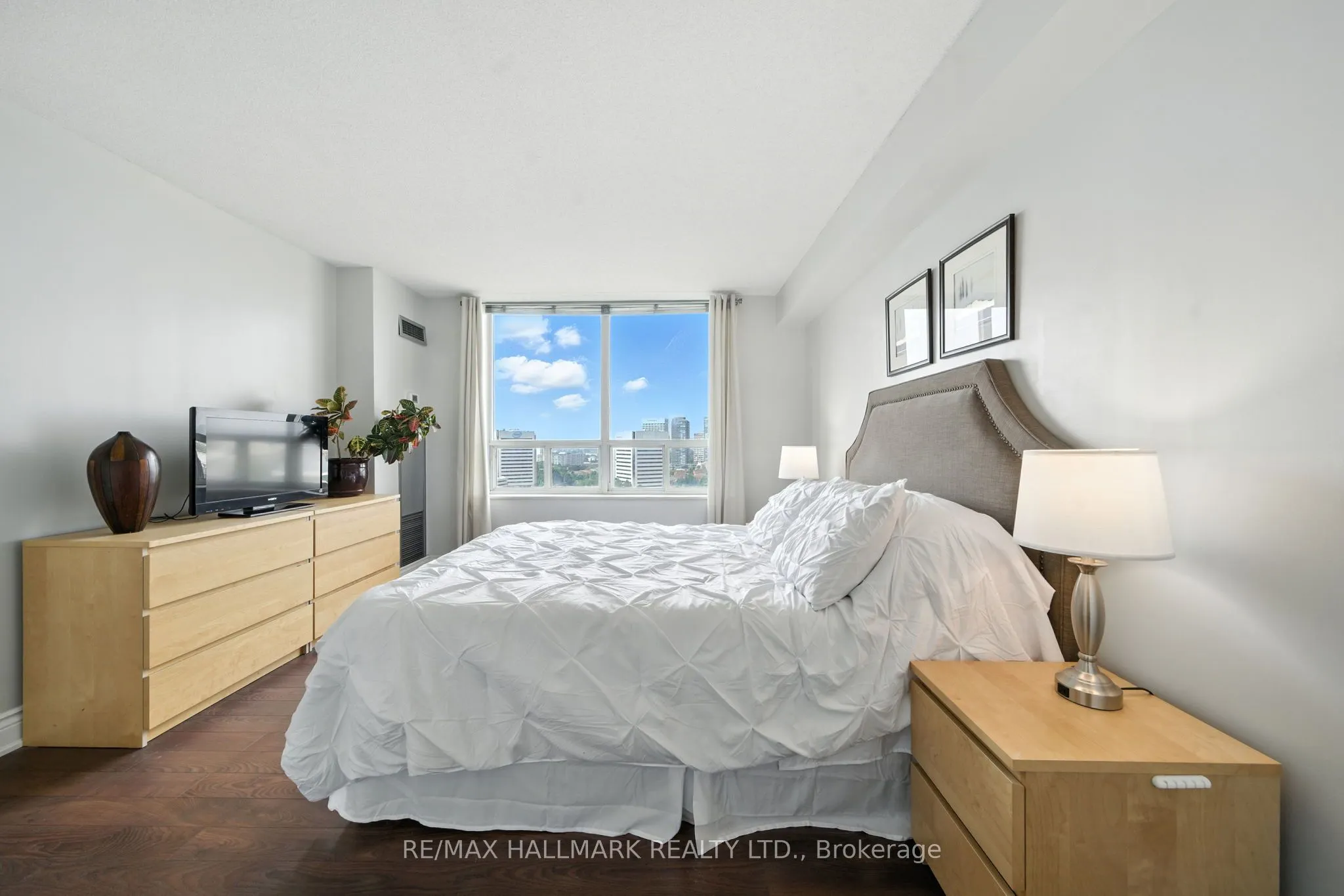 215 Wynford Drive, #2002