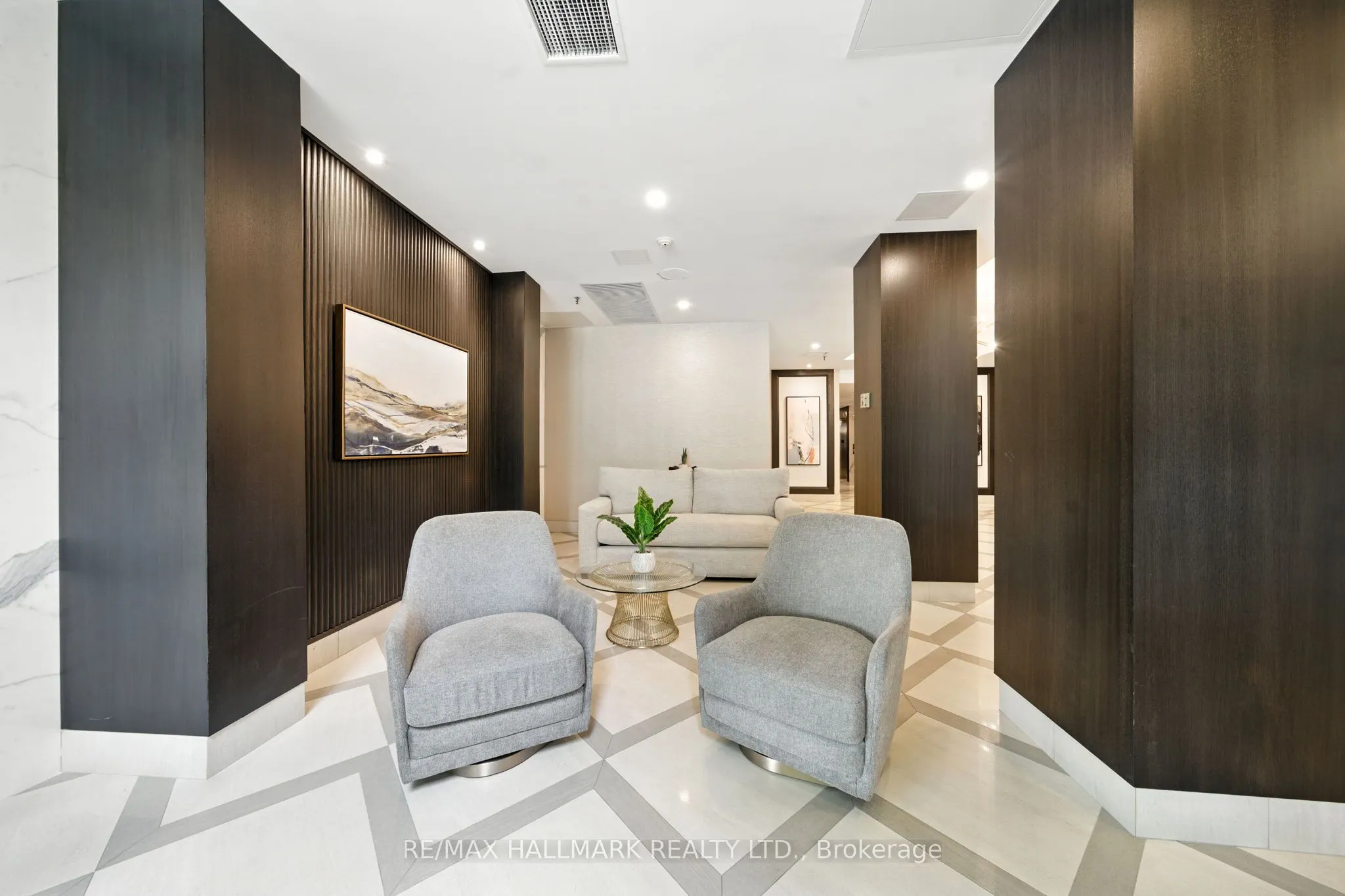 215 Wynford Drive, #2002