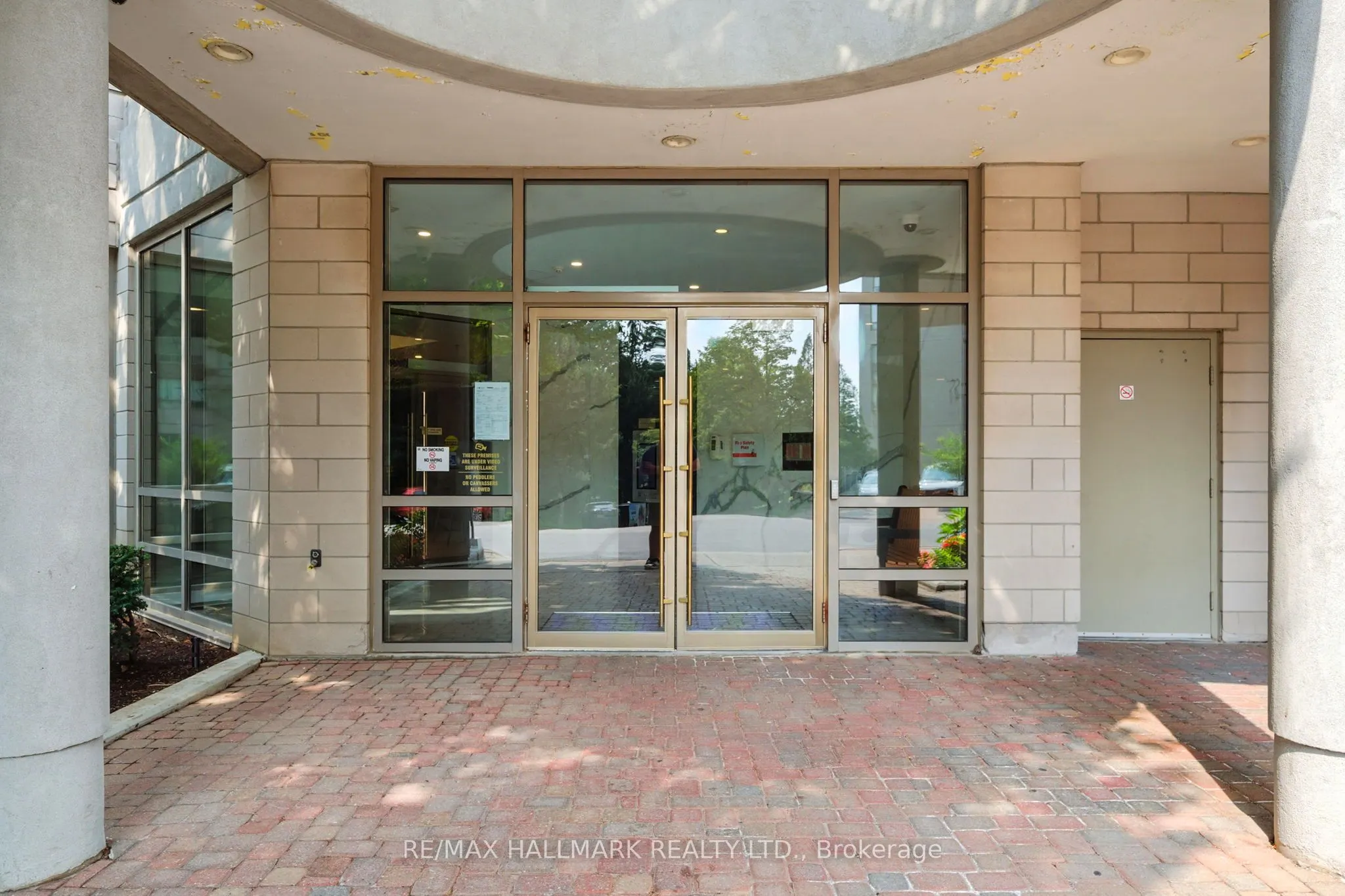 215 Wynford Drive, #2002