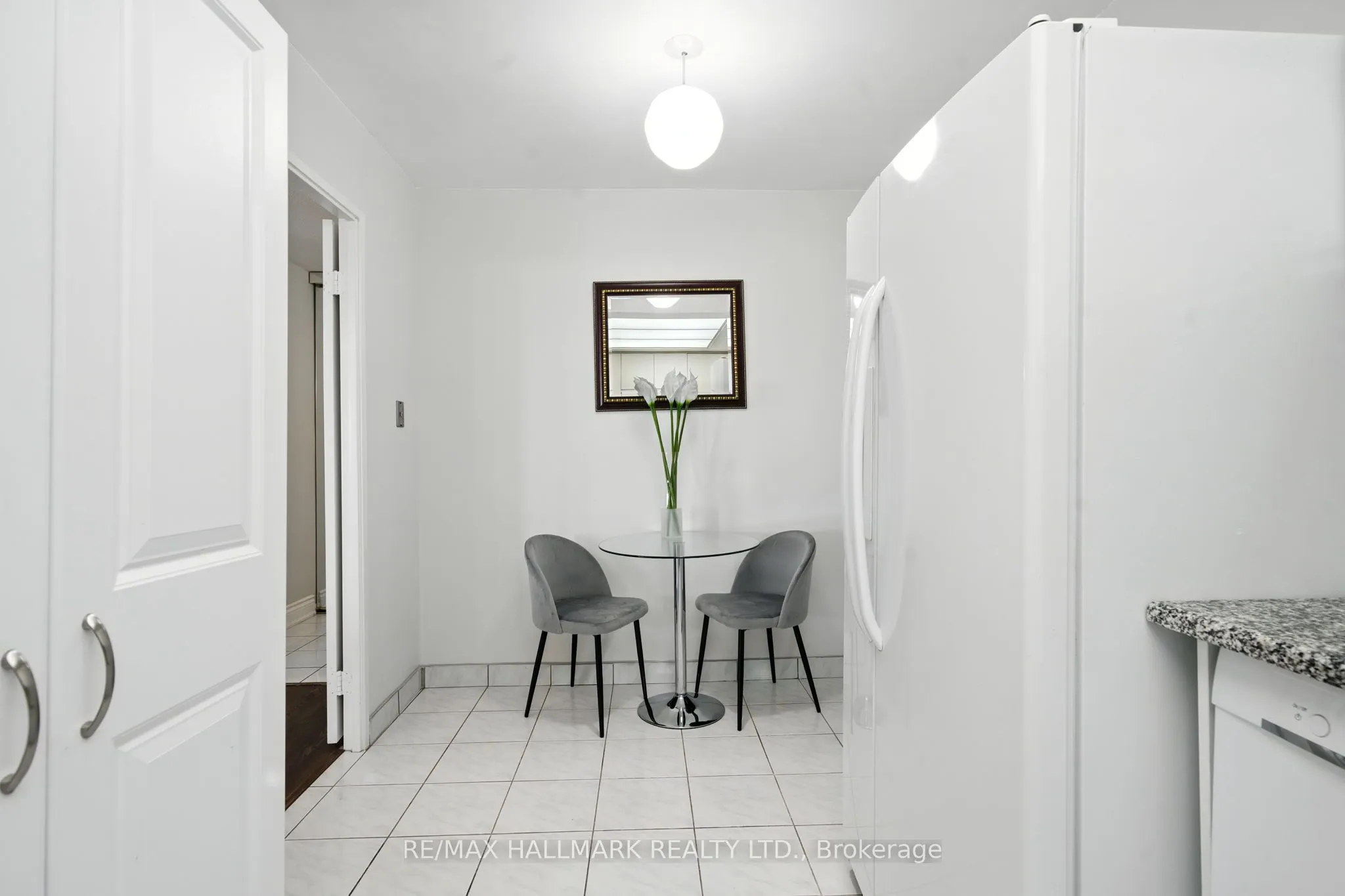 215 Wynford Drive, #2002