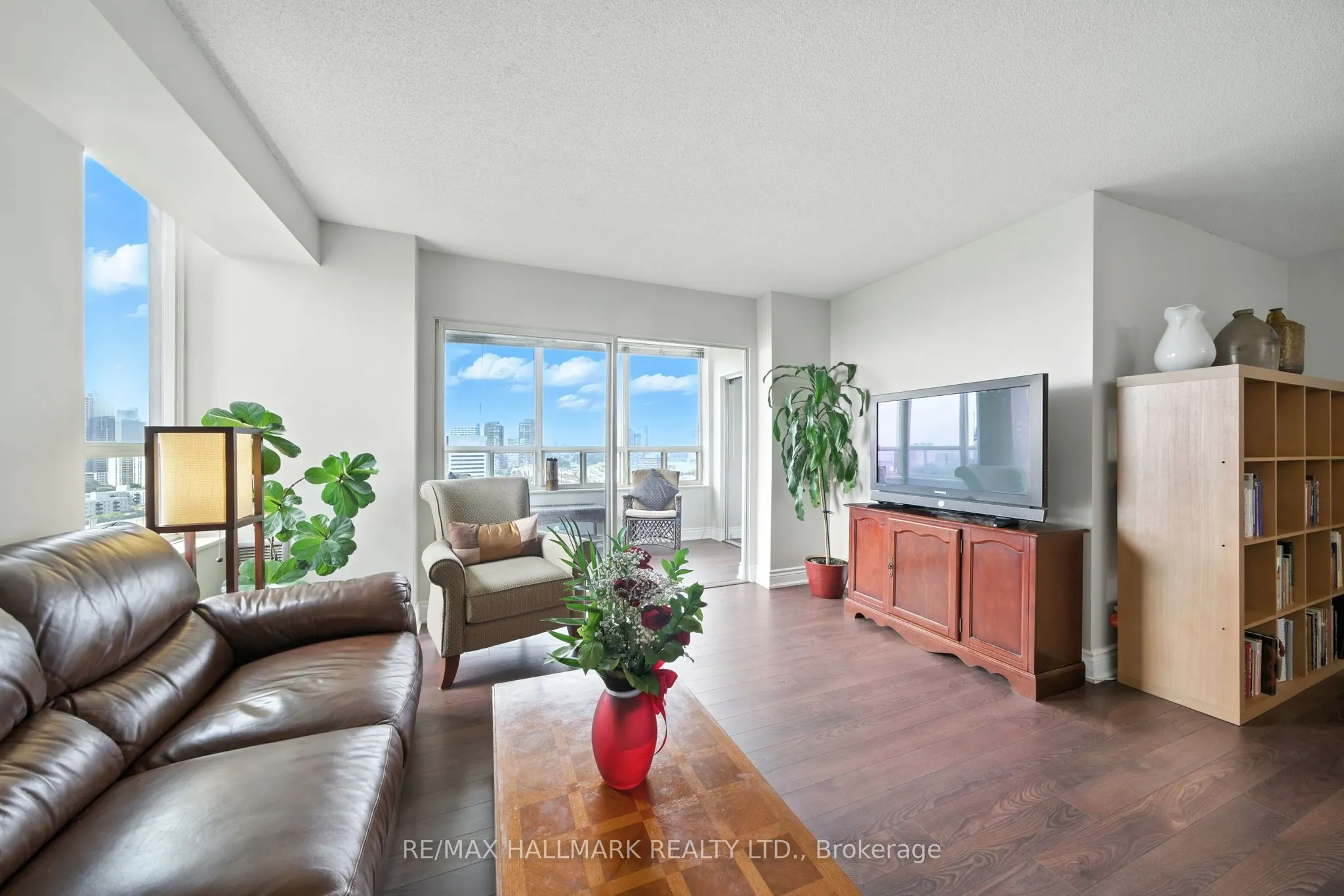 215 Wynford Drive, #2002