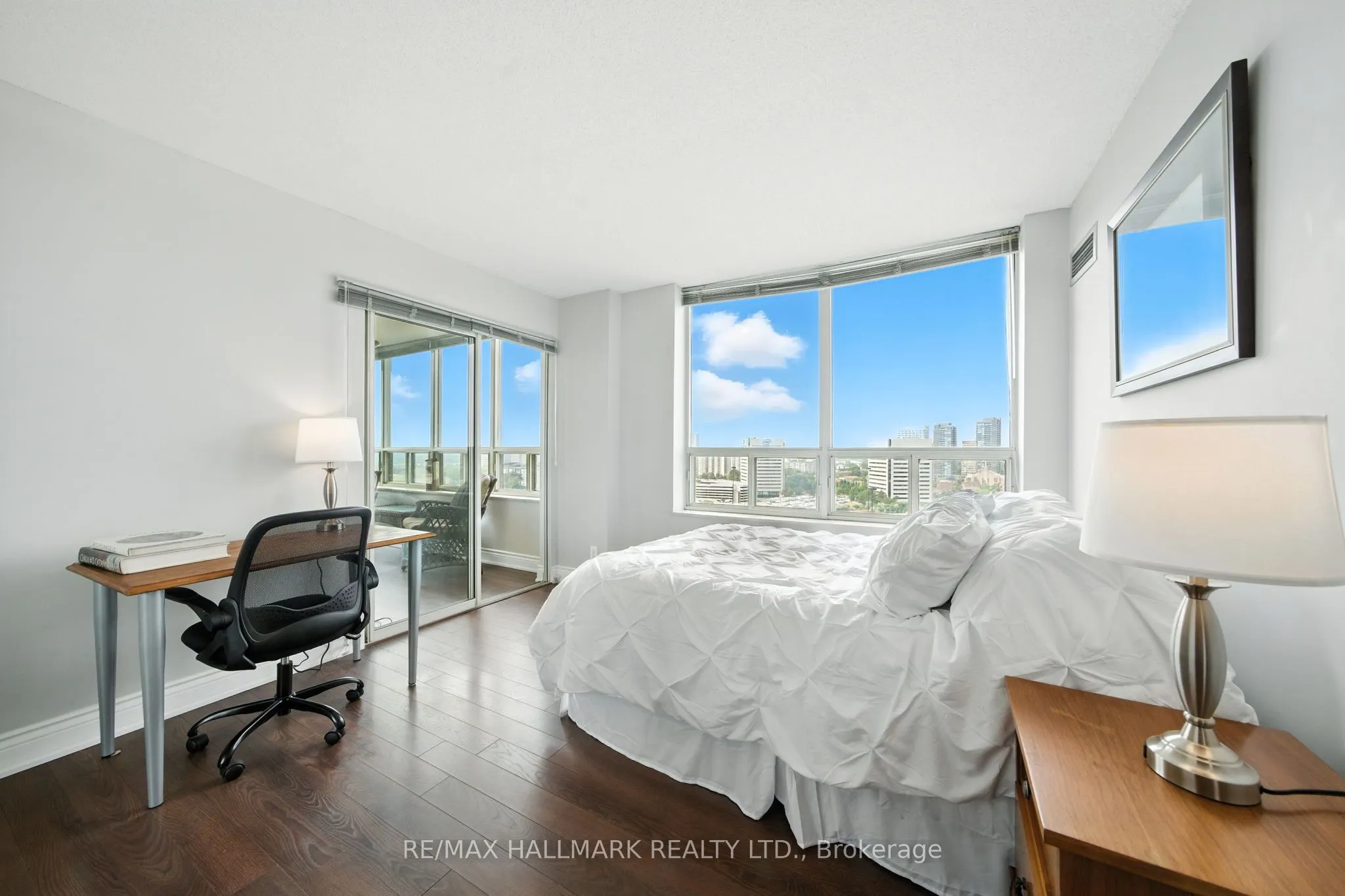 215 Wynford Drive, #2002