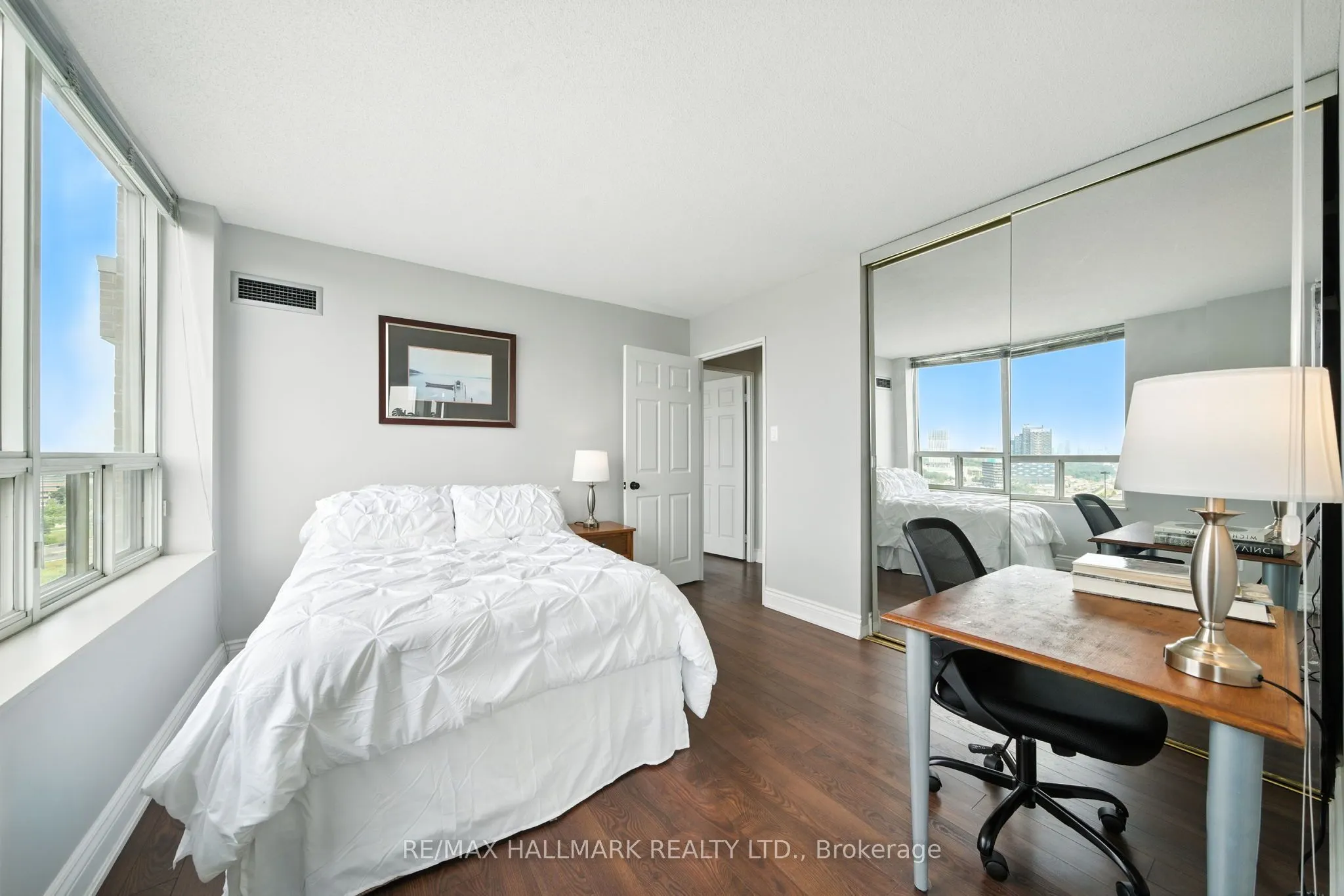 215 Wynford Drive, #2002